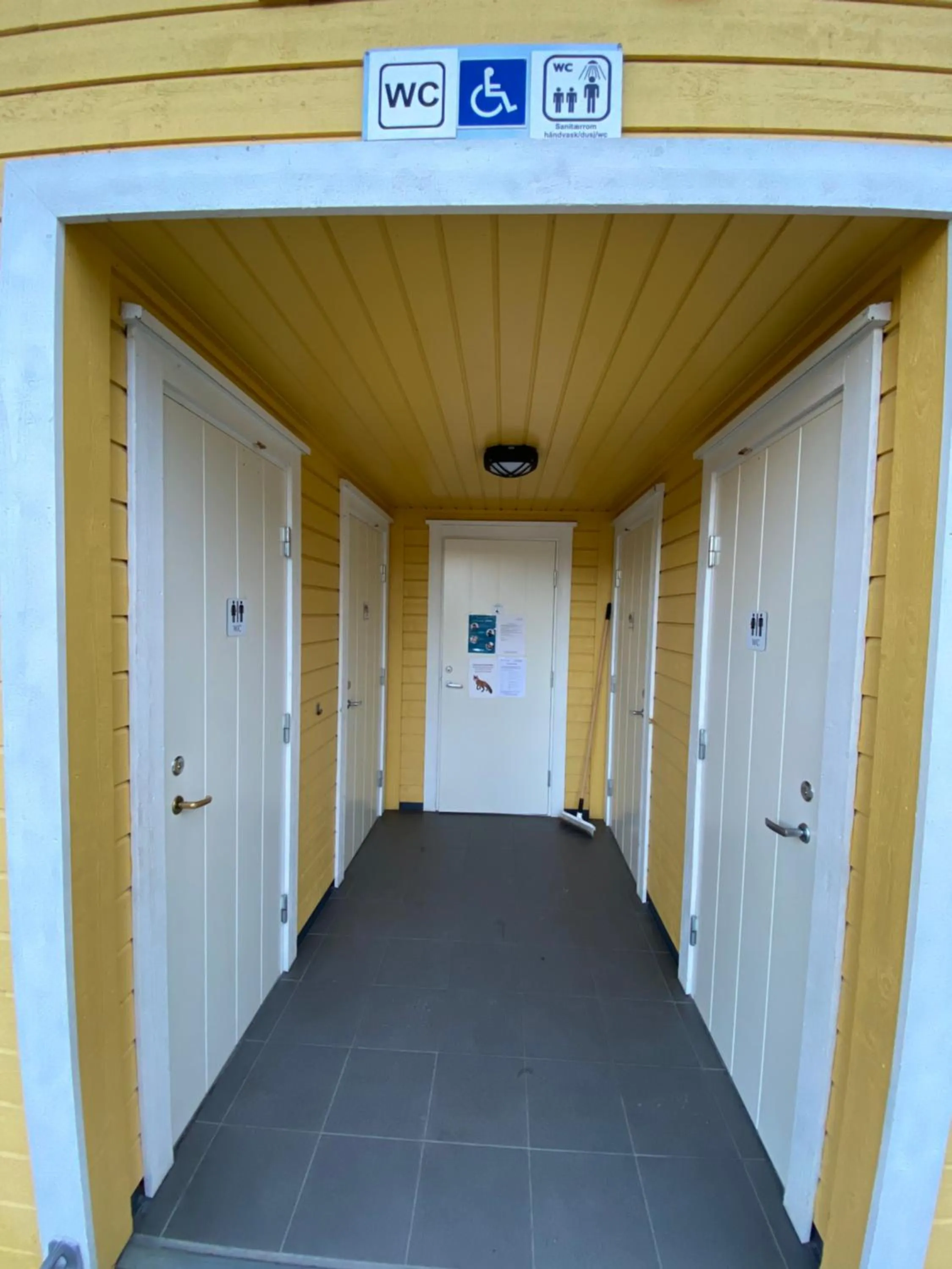 Facade/entrance in Sandviken Camping
