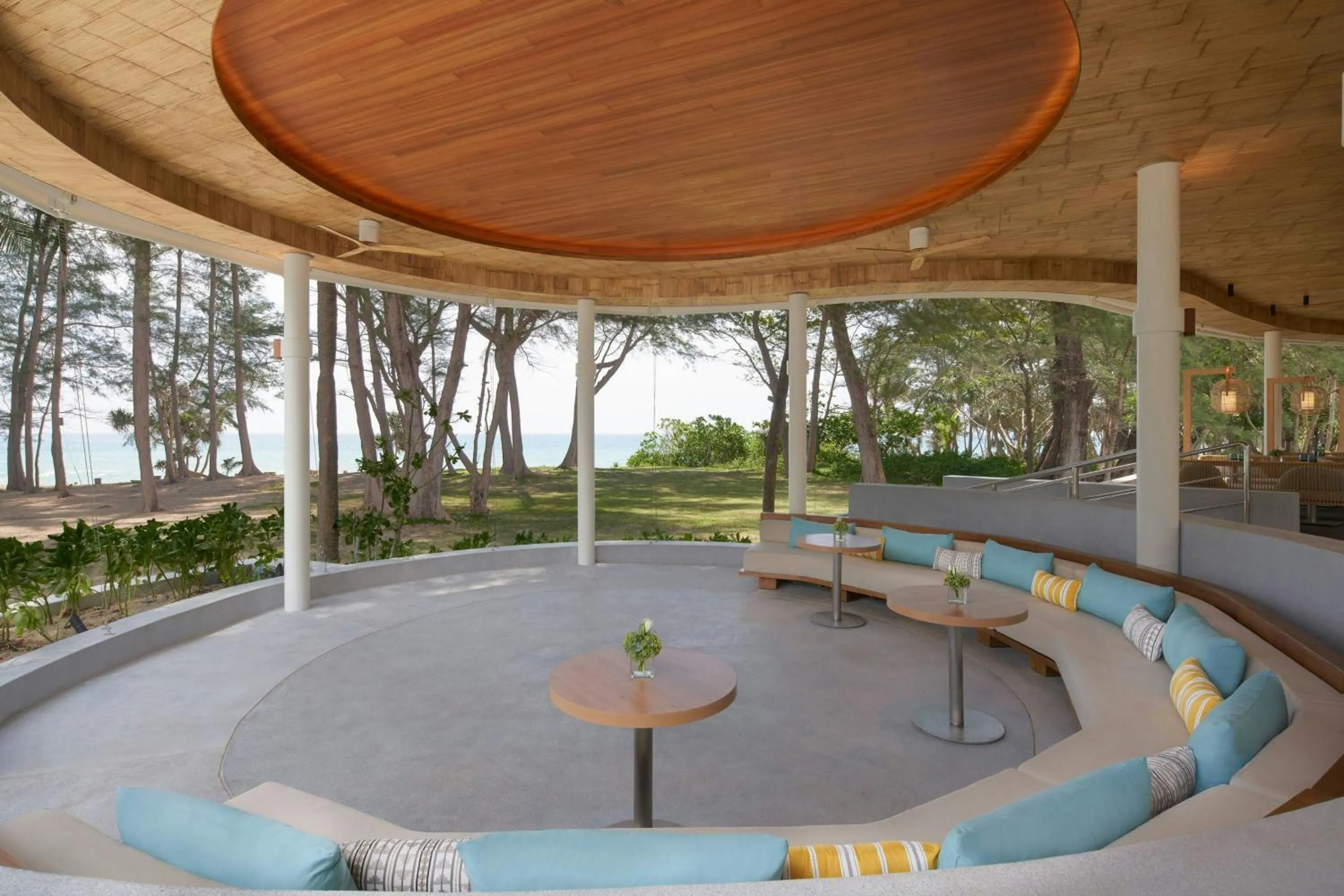 Restaurant/places to eat in Le Meridien Phuket Mai Khao Beach Resort