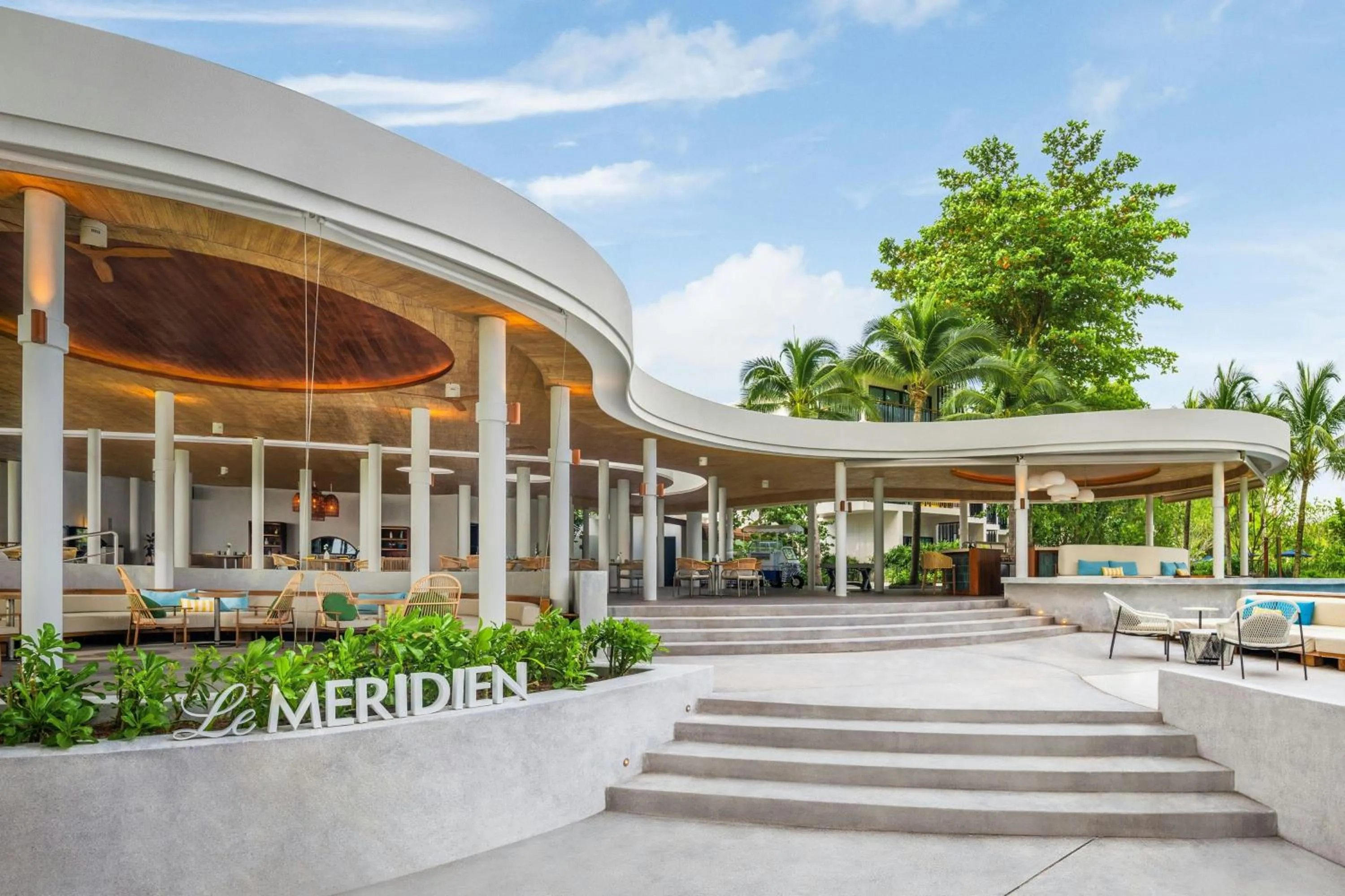 Property building in Le Meridien Phuket Mai Khao Beach Resort