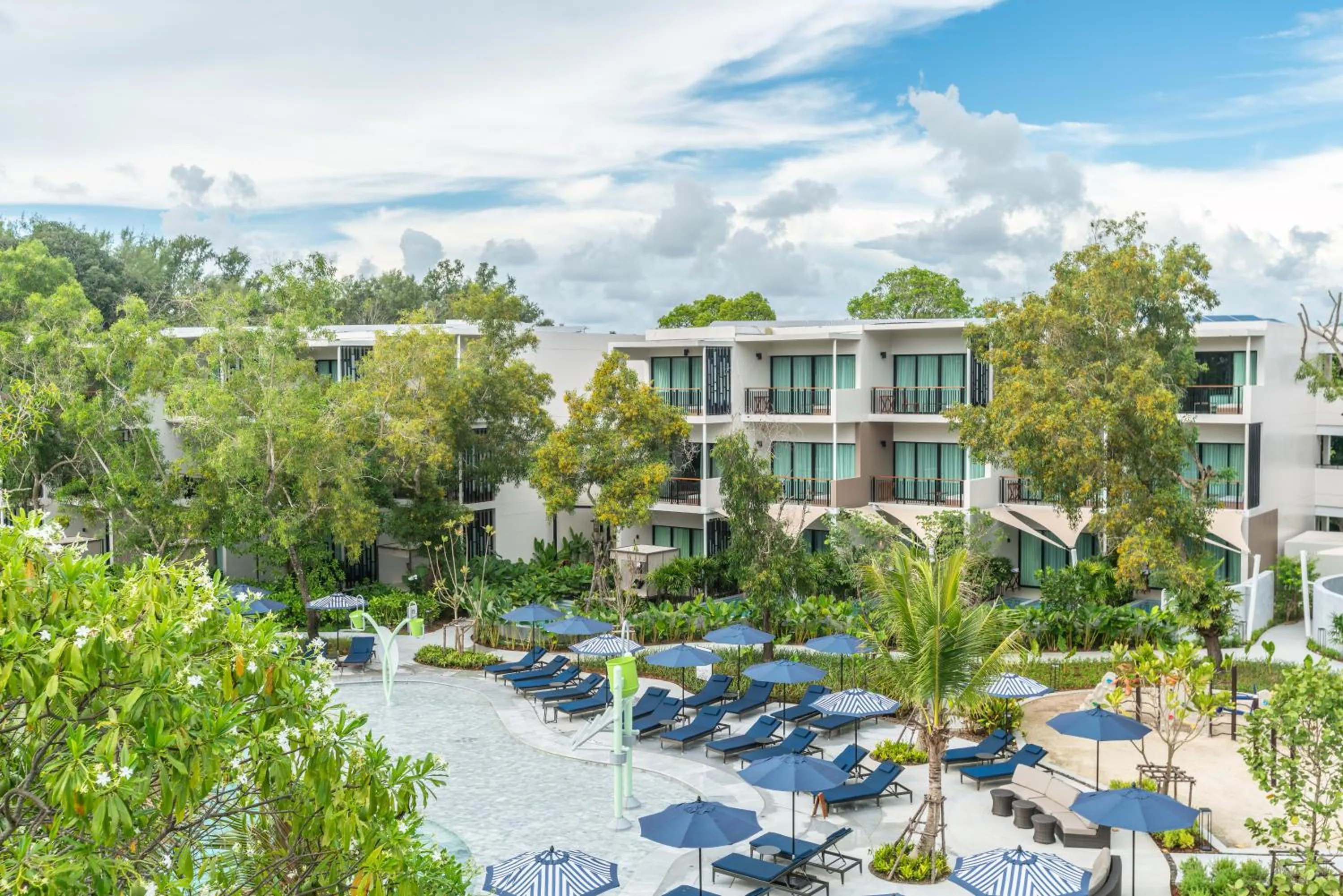 Property building in Le Meridien Phuket Mai Khao Beach Resort