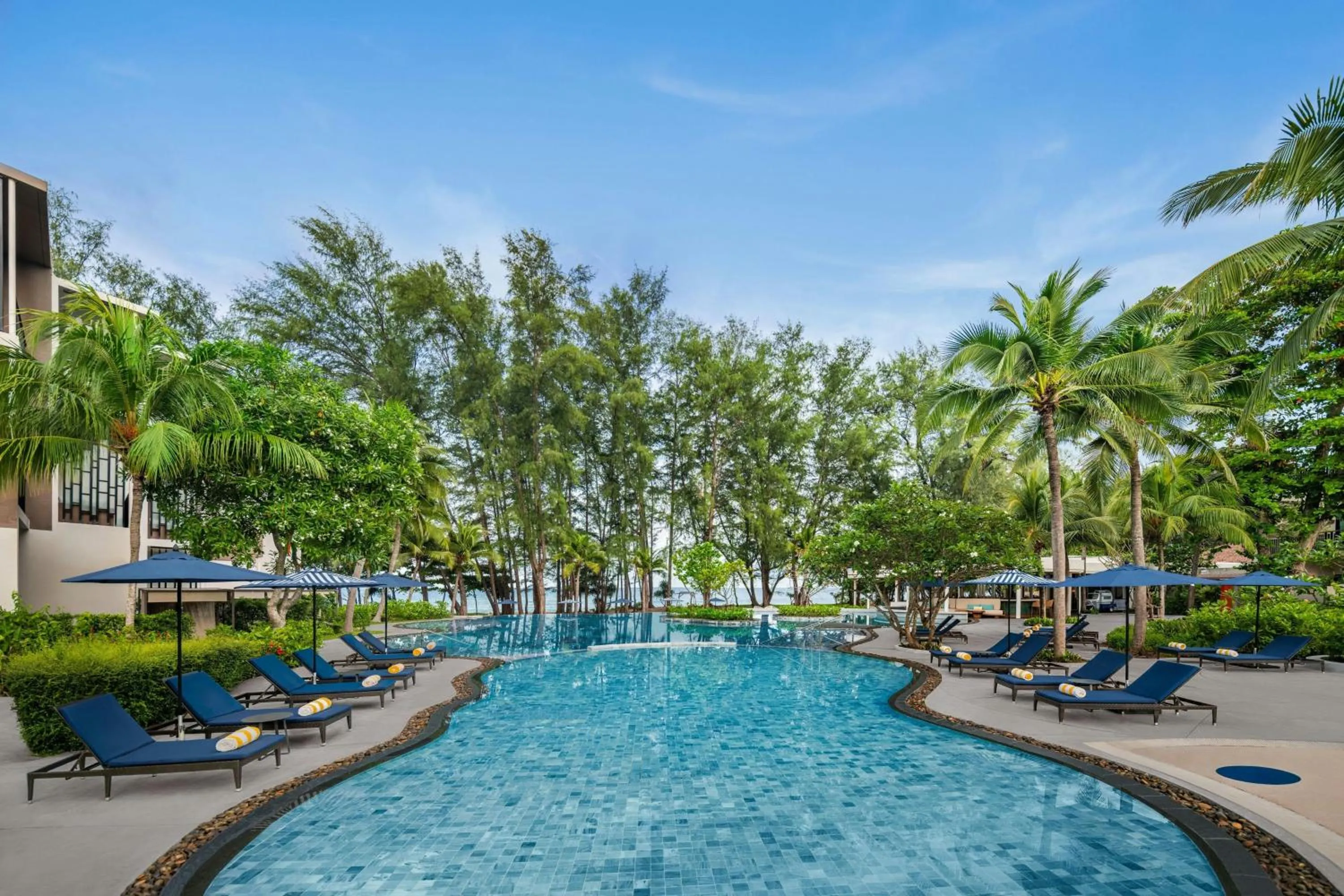 Swimming pool in Le Meridien Phuket Mai Khao Beach Resort