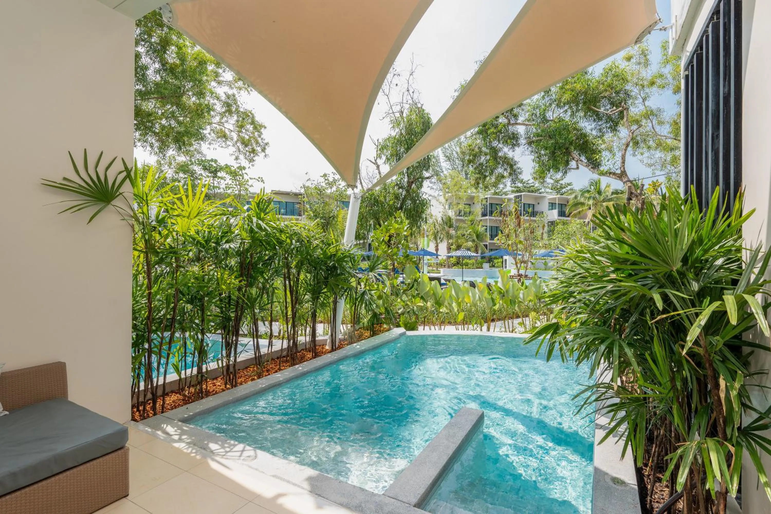 Day in Le Meridien Phuket Mai Khao Beach Resort