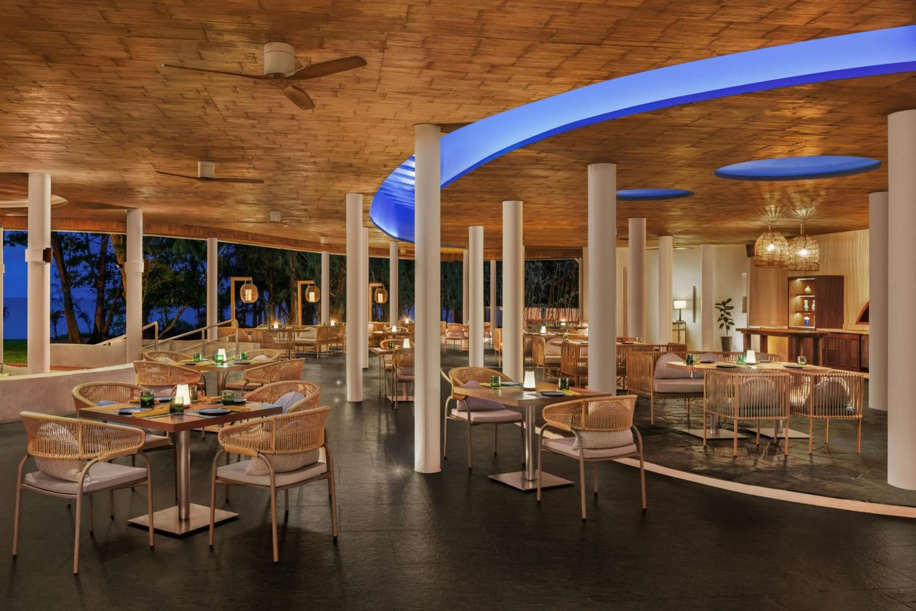 Kitchen or kitchenette in Le Meridien Phuket Mai Khao Beach Resort