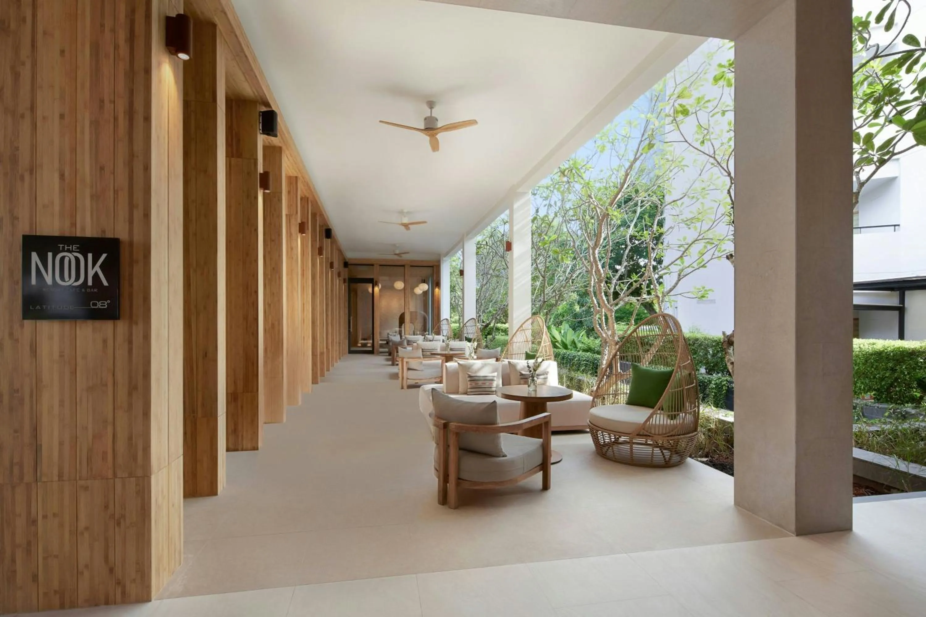 Restaurant/places to eat in Le Meridien Phuket Mai Khao Beach Resort