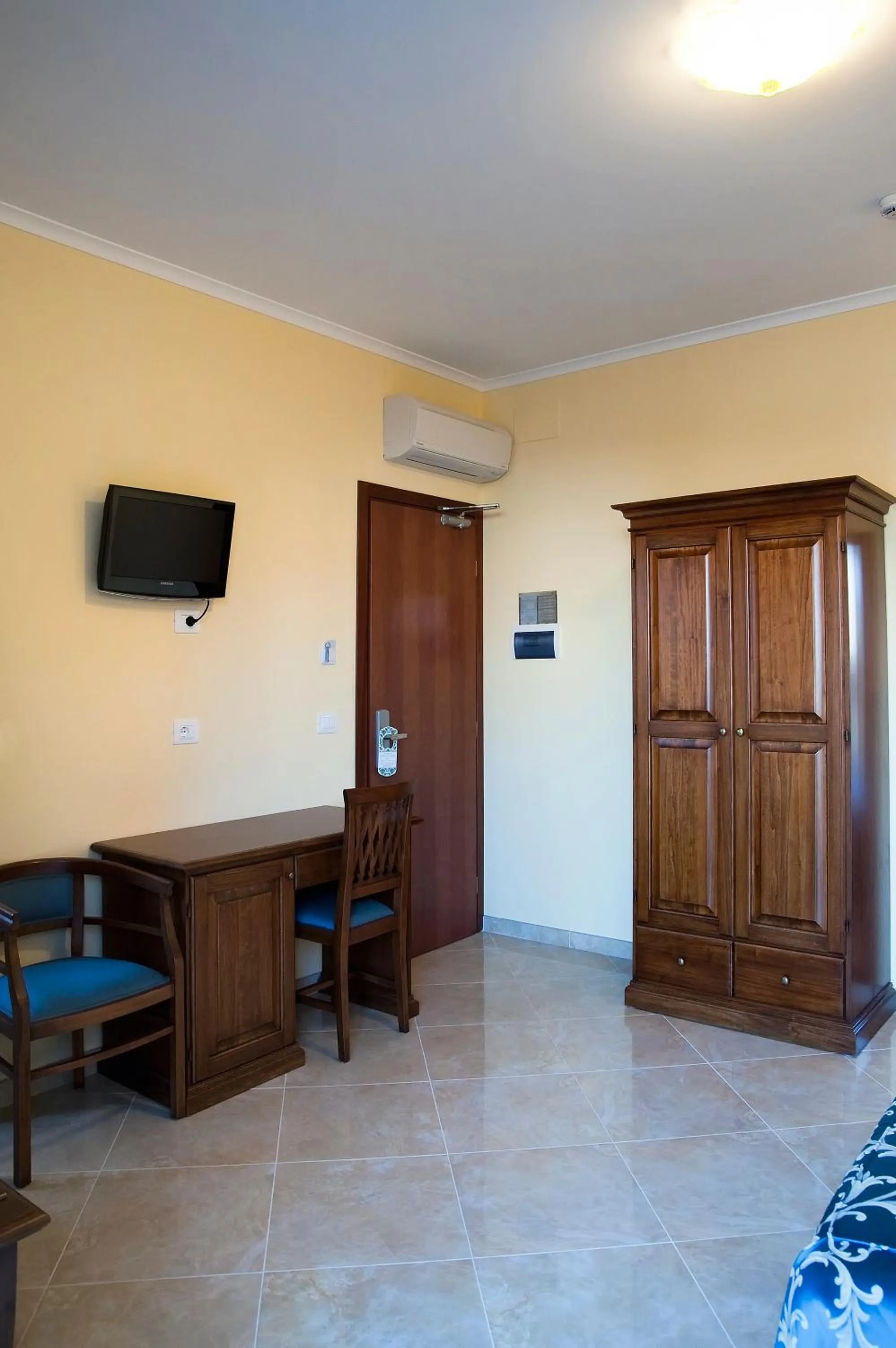 TV and multimedia in Hotel Aquila