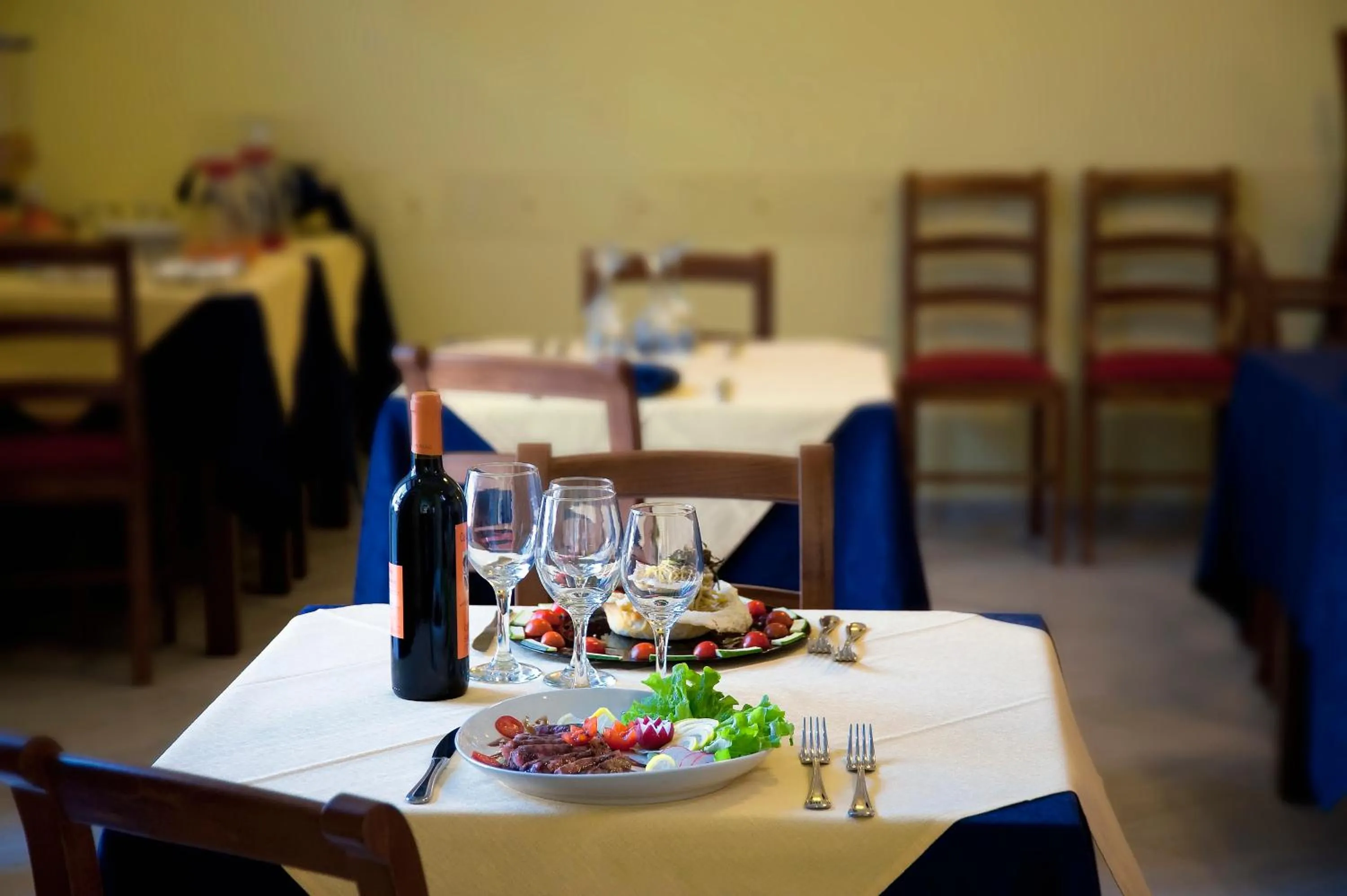 Buffet breakfast in Hotel Aquila