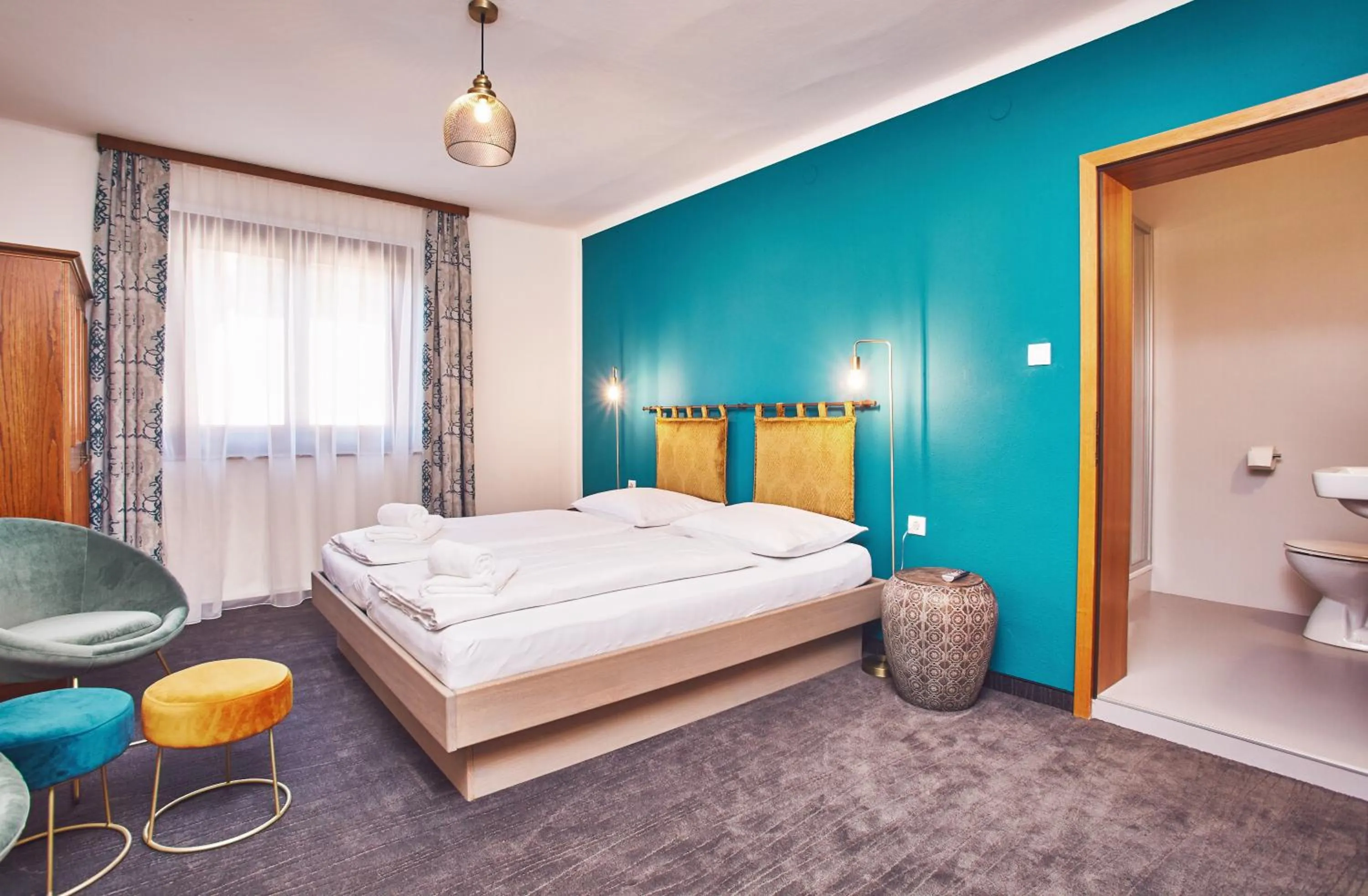 Photo of the whole room, Bed in Boutique-Gasthof Ueberfuhr