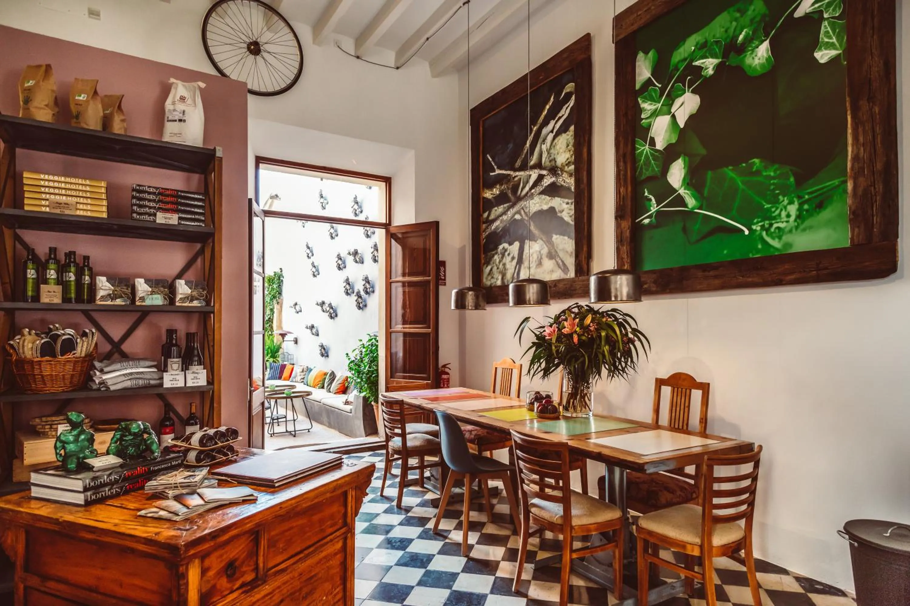 Dining area in Ecocirer Healthy Stay