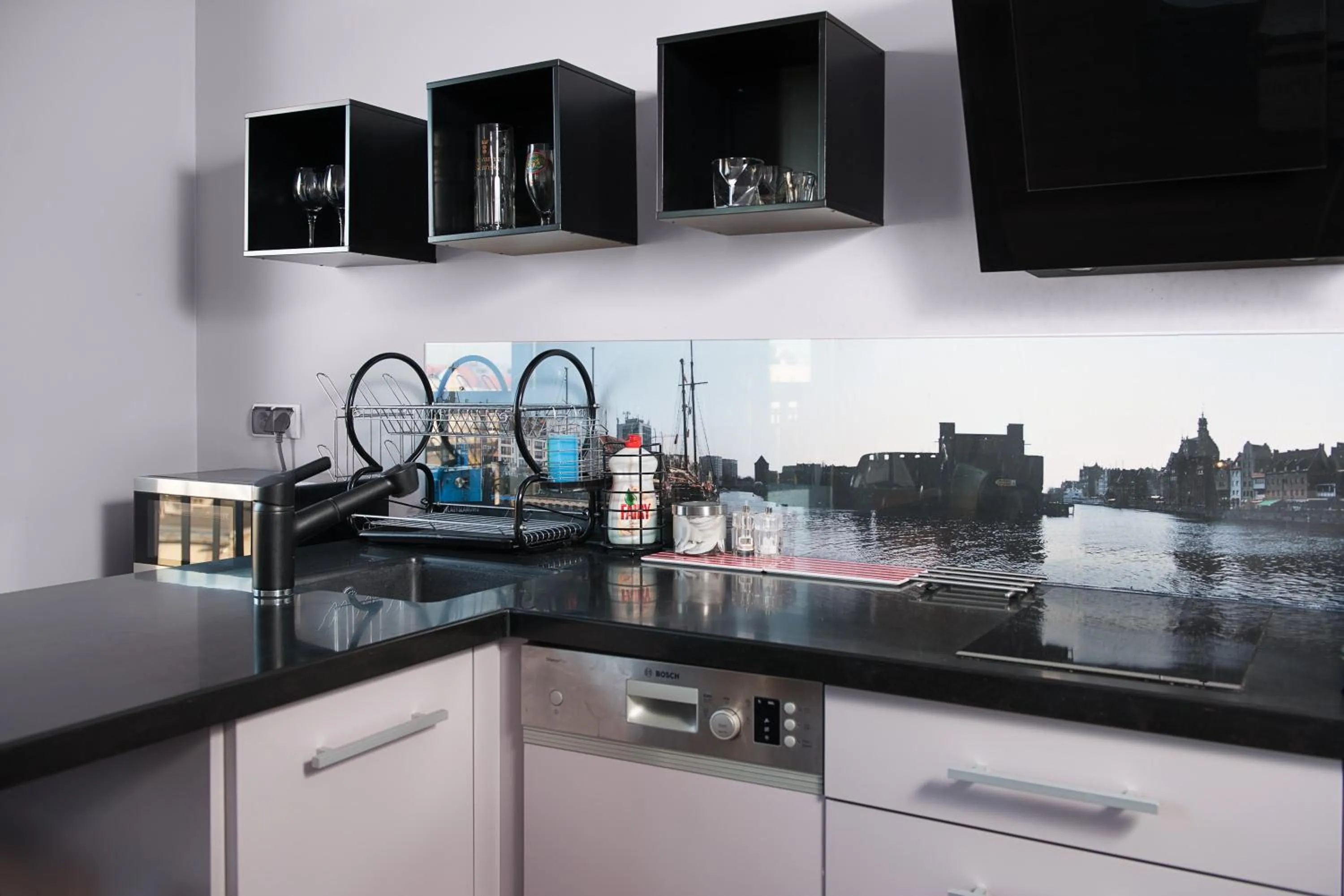 Kitchen or kitchenette in Szafarnia Apartments Old Town