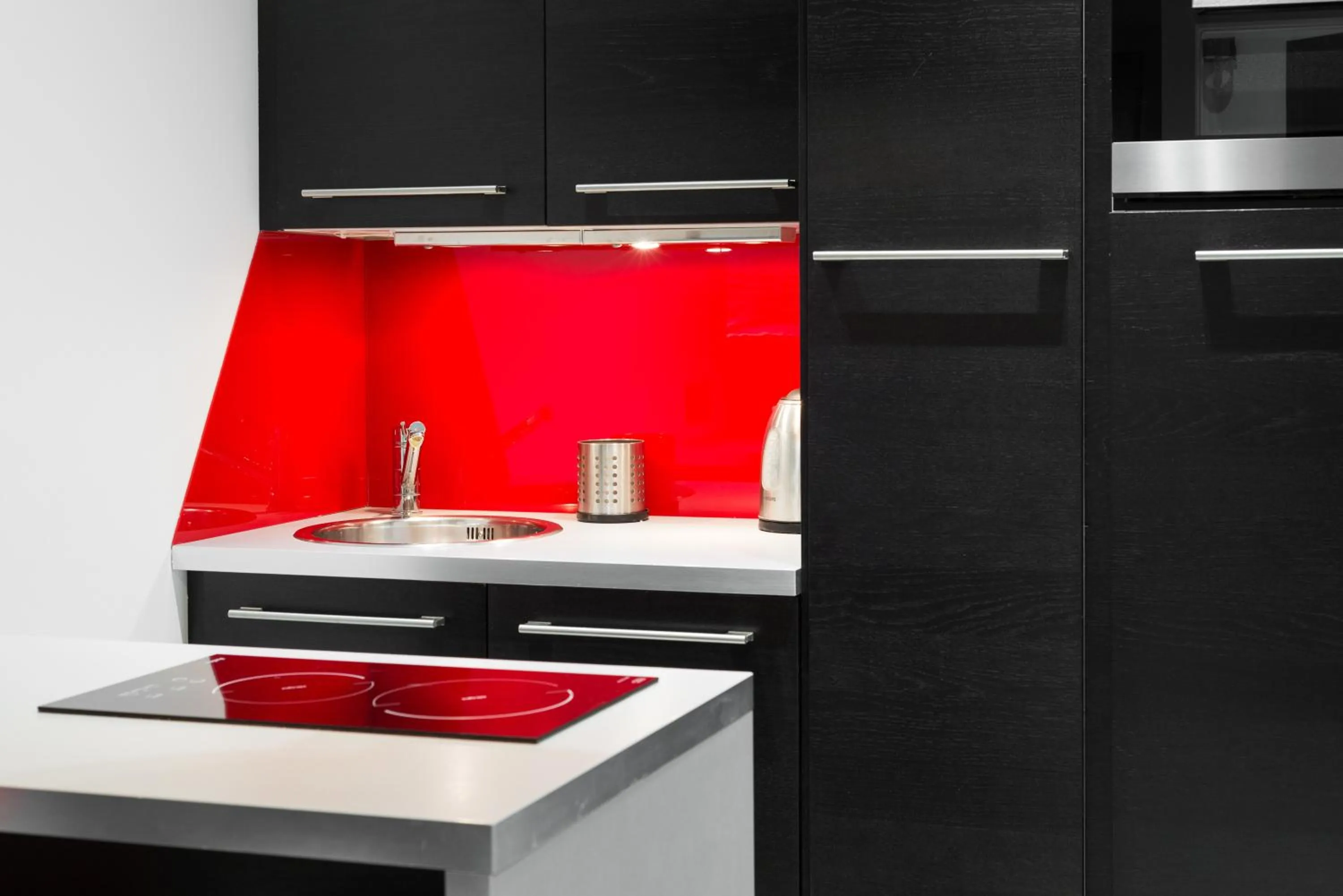 Kitchen or kitchenette in Szafarnia Apartments Old Town