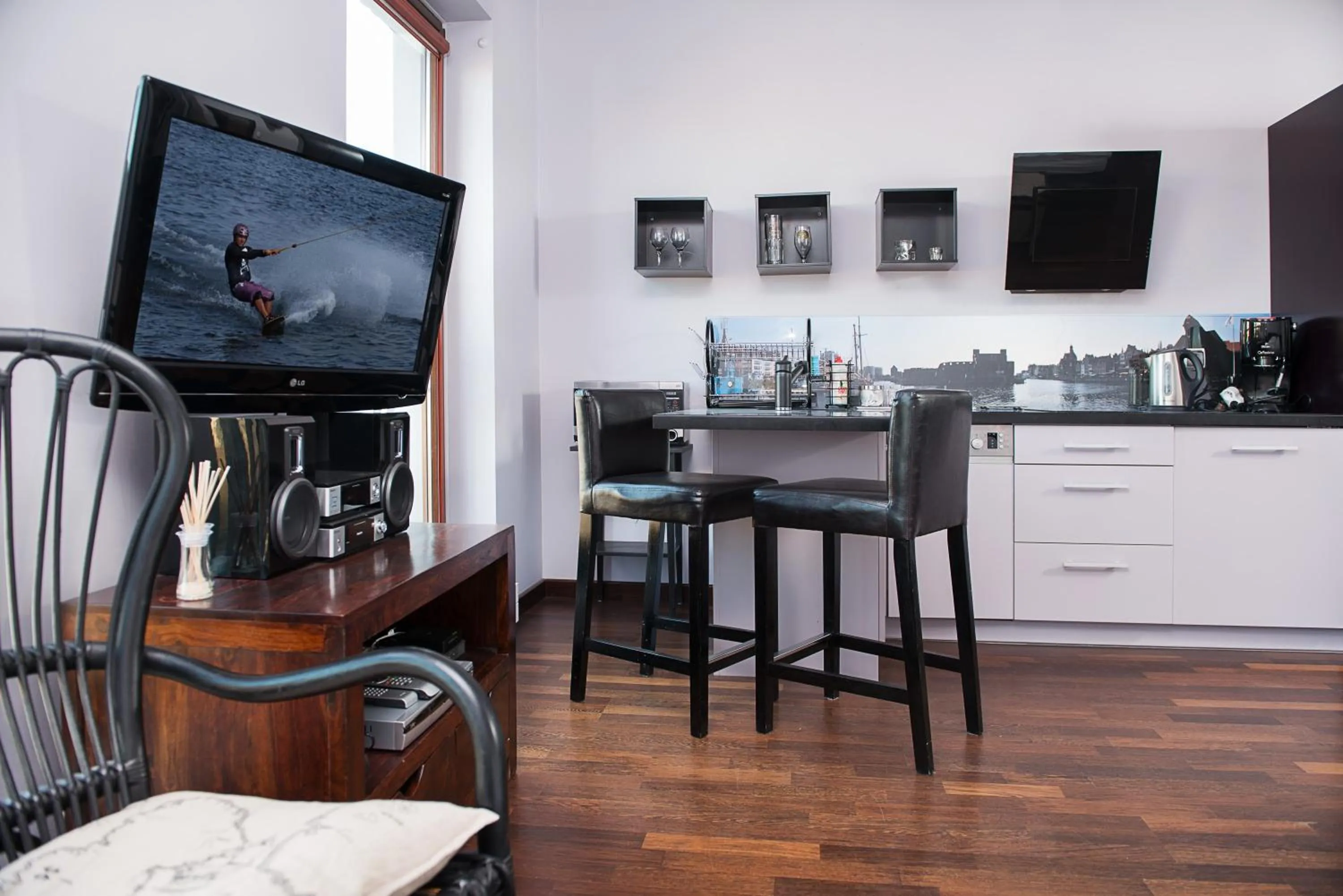 TV and multimedia in Szafarnia Apartments Old Town