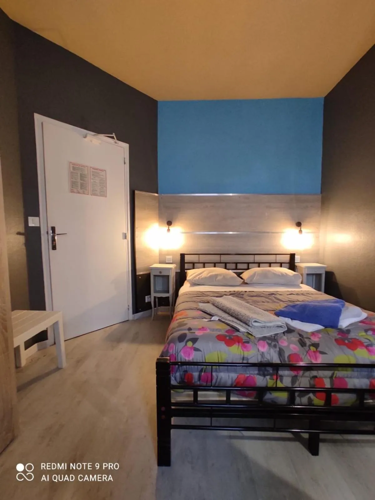 Bed in Hotel Le Bon Moine