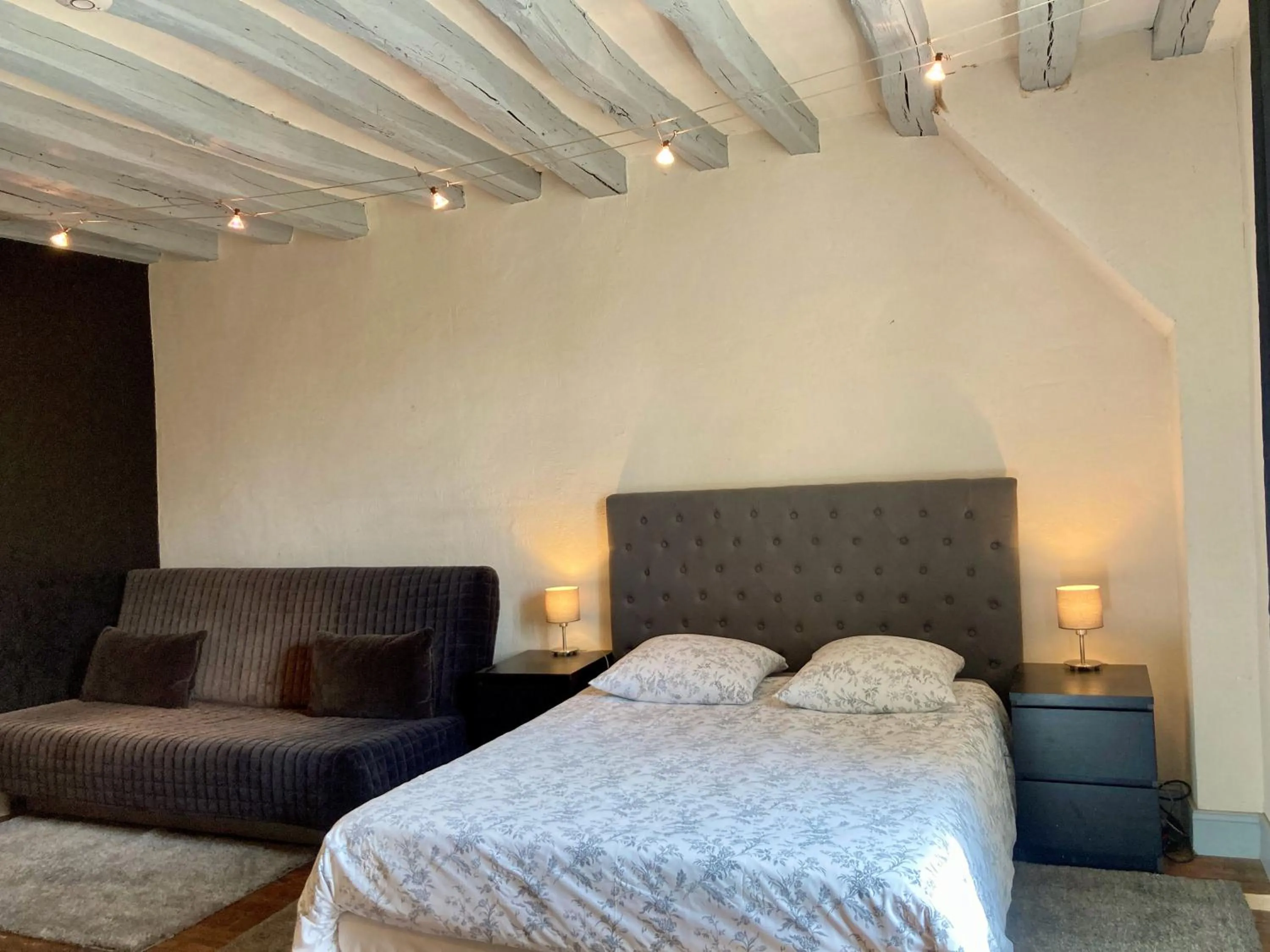 Bedroom, Bed in Domaine de la Villa du Moulin de Champie - Plaine de Versailles