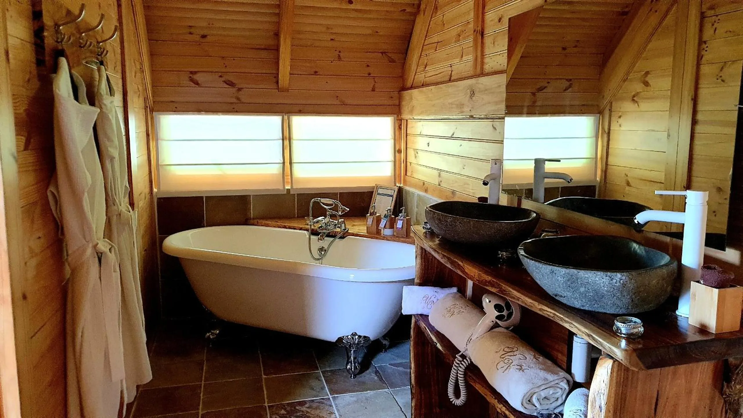 Bathroom in Lodge Roche Tamarin