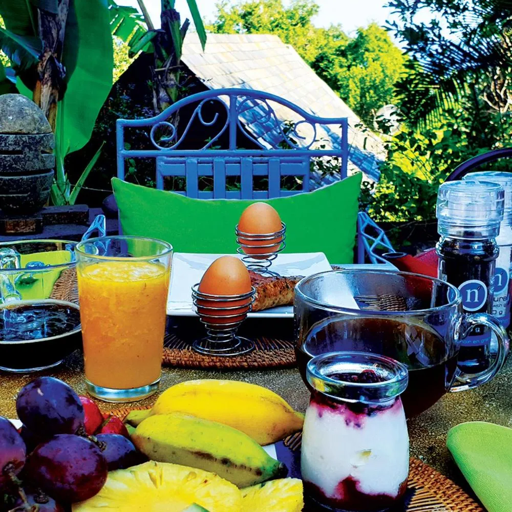 Food and drinks in Lodge Roche Tamarin