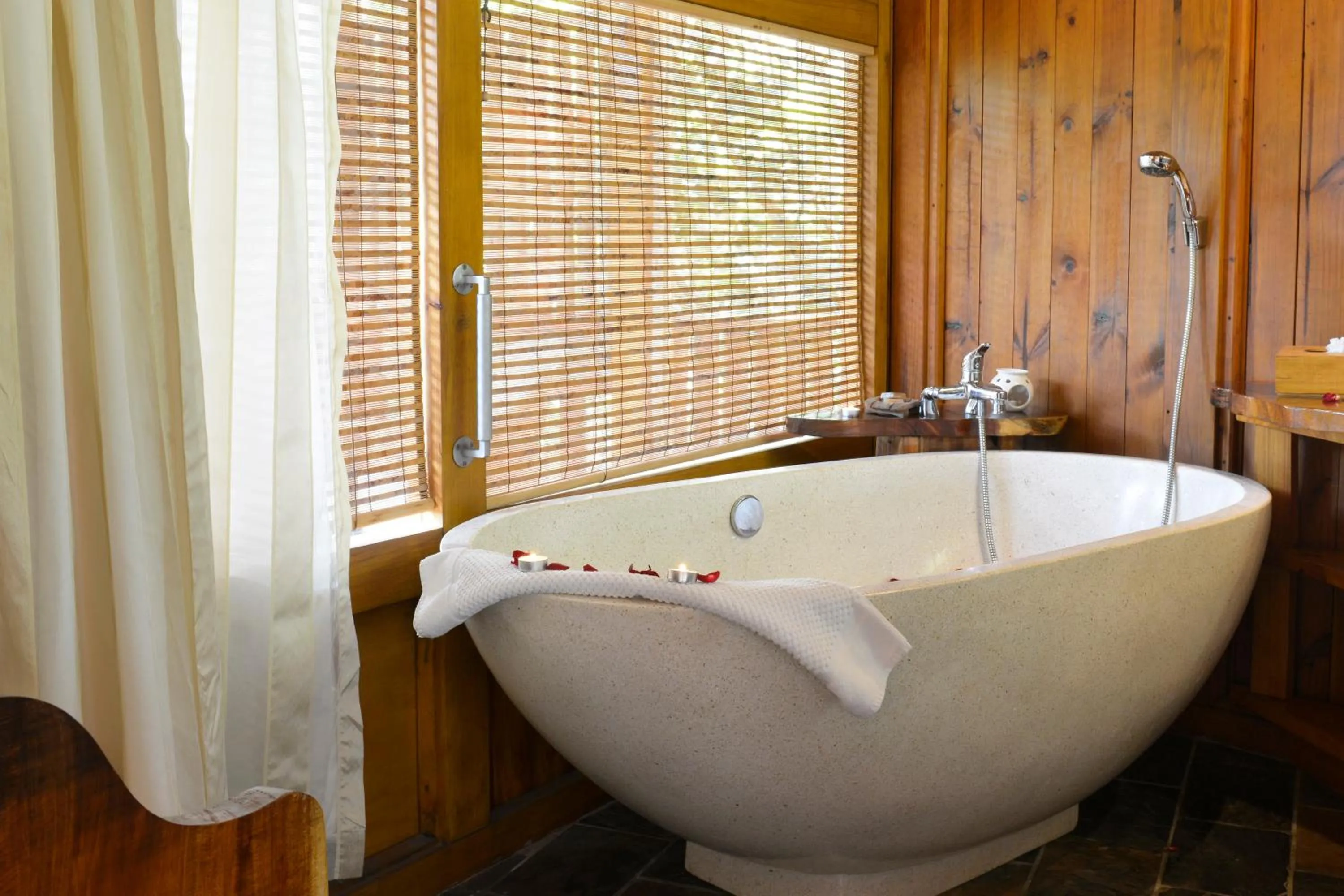 Bathroom in Lodge Roche Tamarin