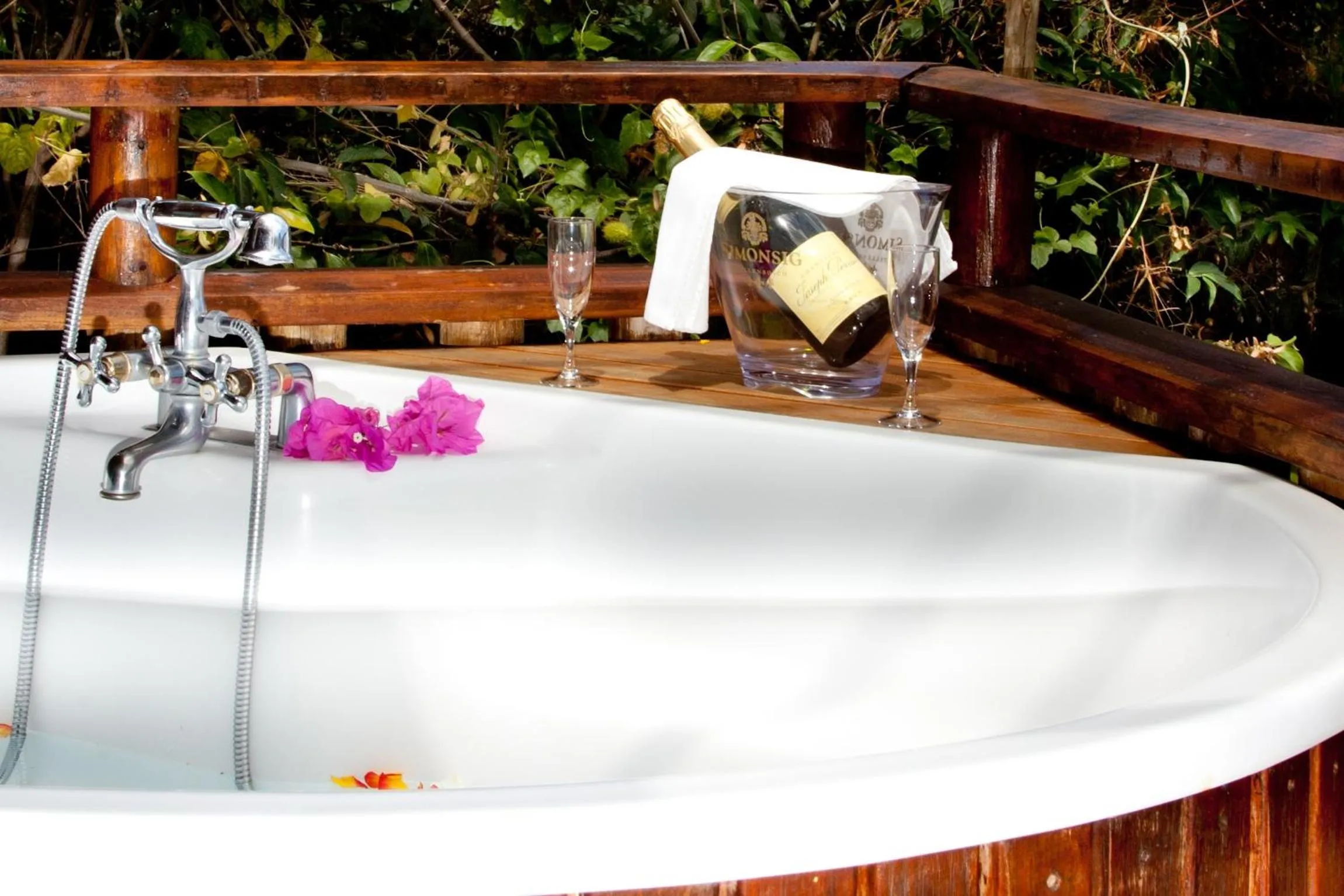 Open Air Bath in Lodge Roche Tamarin