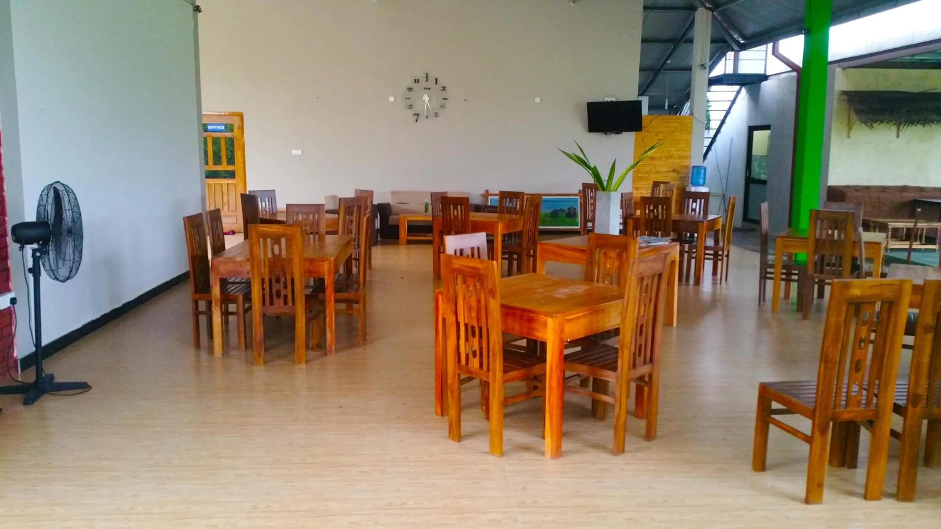 Restaurant/places to eat in Rivonway Hotel Polonnaruwa