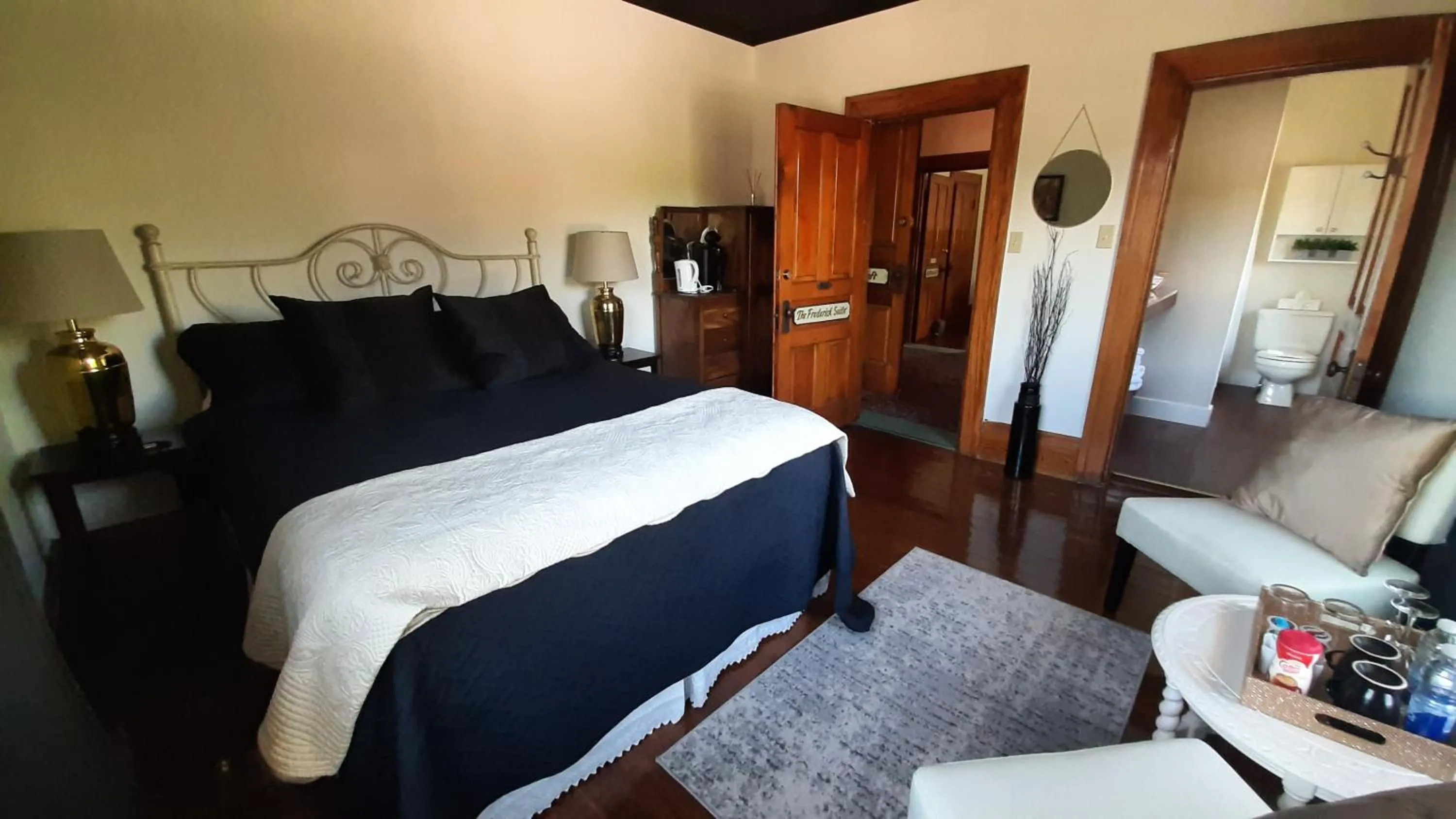 Bedroom, Bed in Stonewater Manor B&B