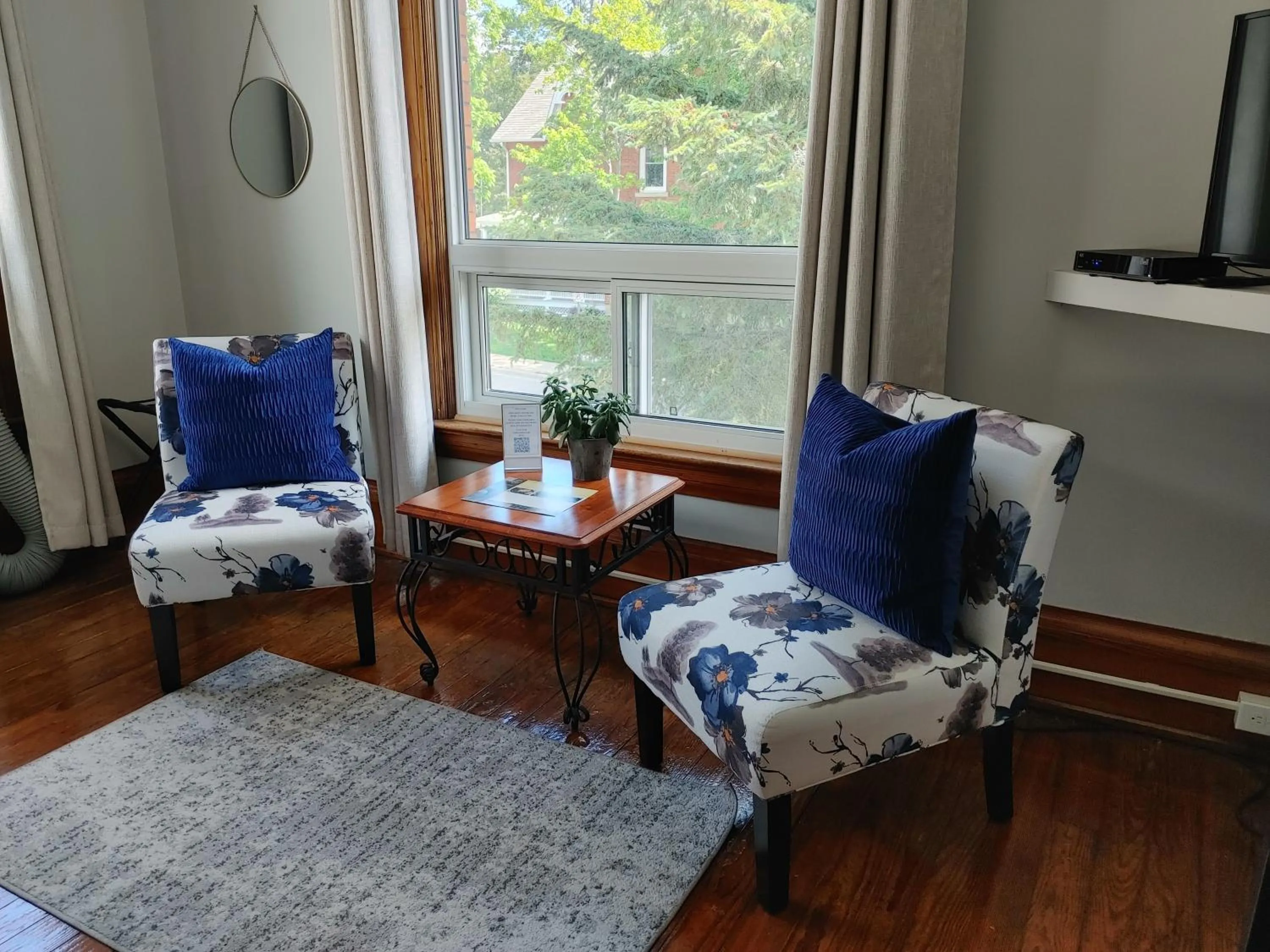 Seating area in Stonewater Manor B&B