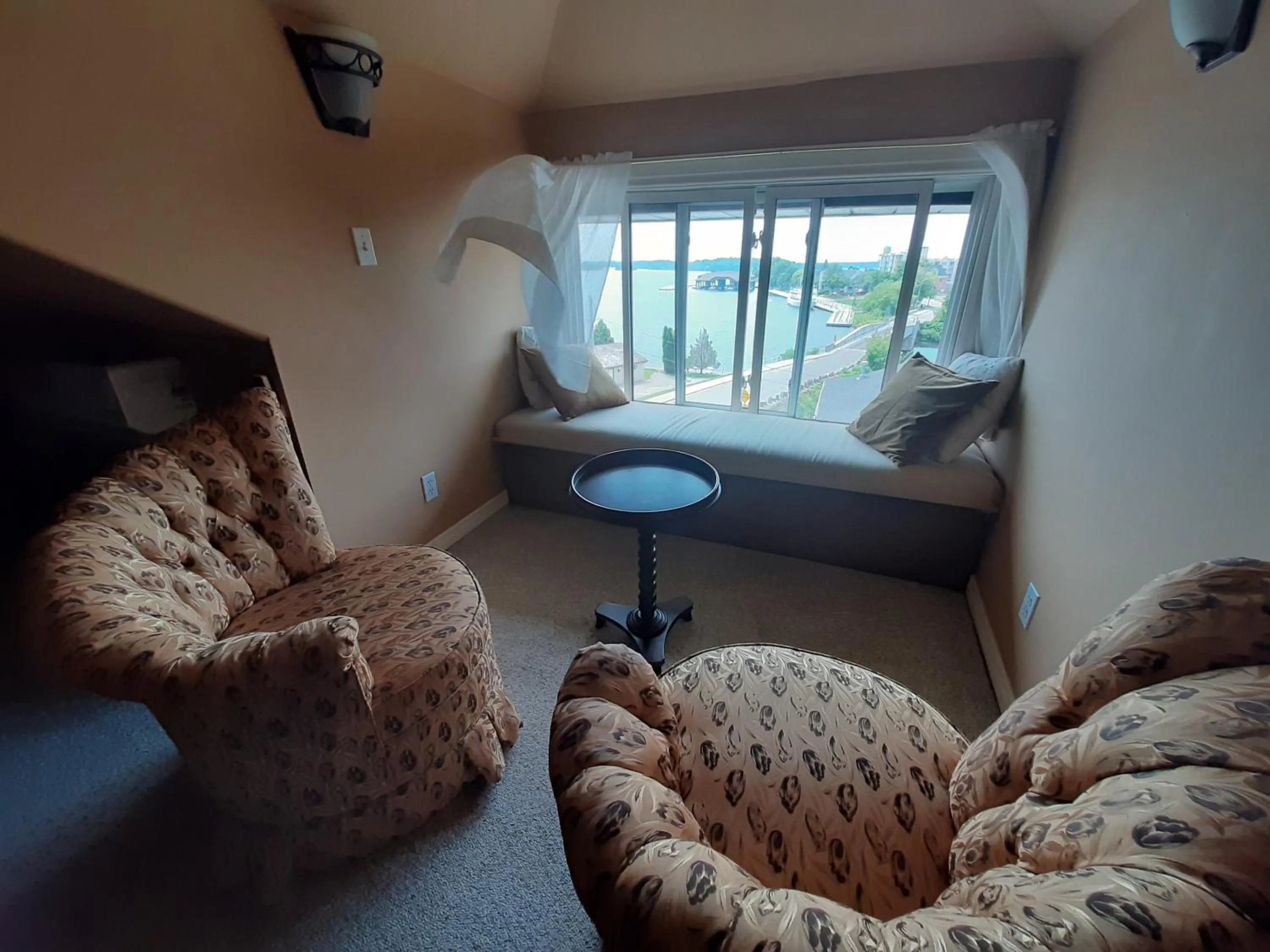 Seating area in Stonewater Manor B&B