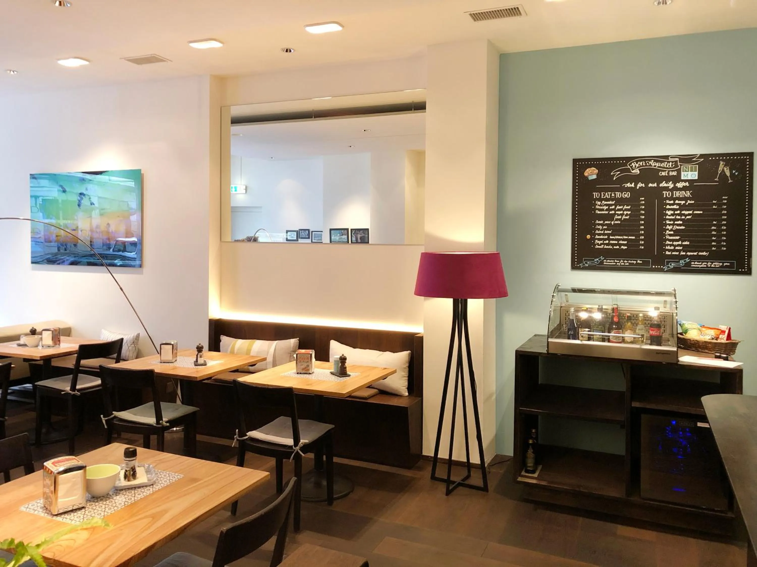 Restaurant/places to eat in Boutique Hotel NI-MO