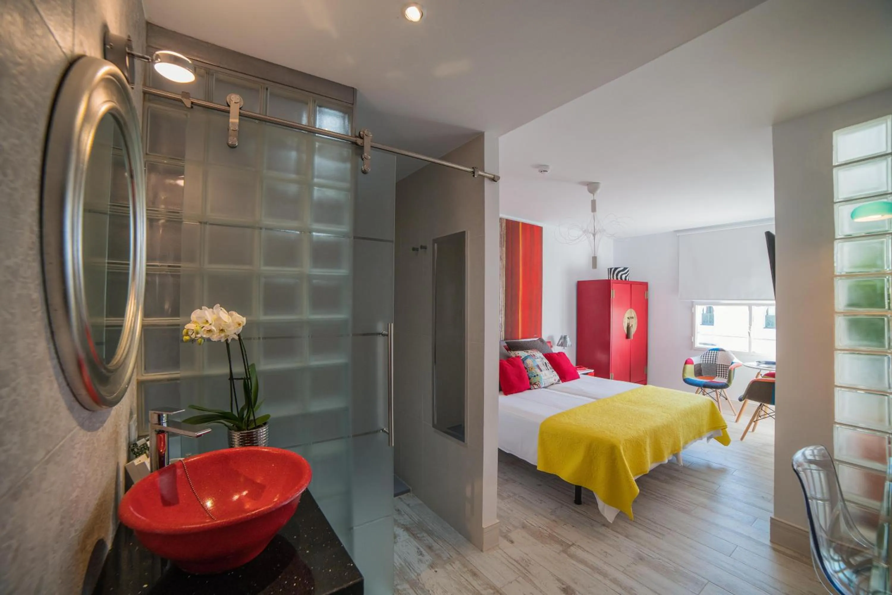 Photo of the whole room, Bed in Rey Don Pedro Luxury Home