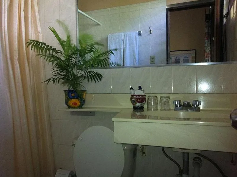 Bathroom in Hotel Iberia - San Juan