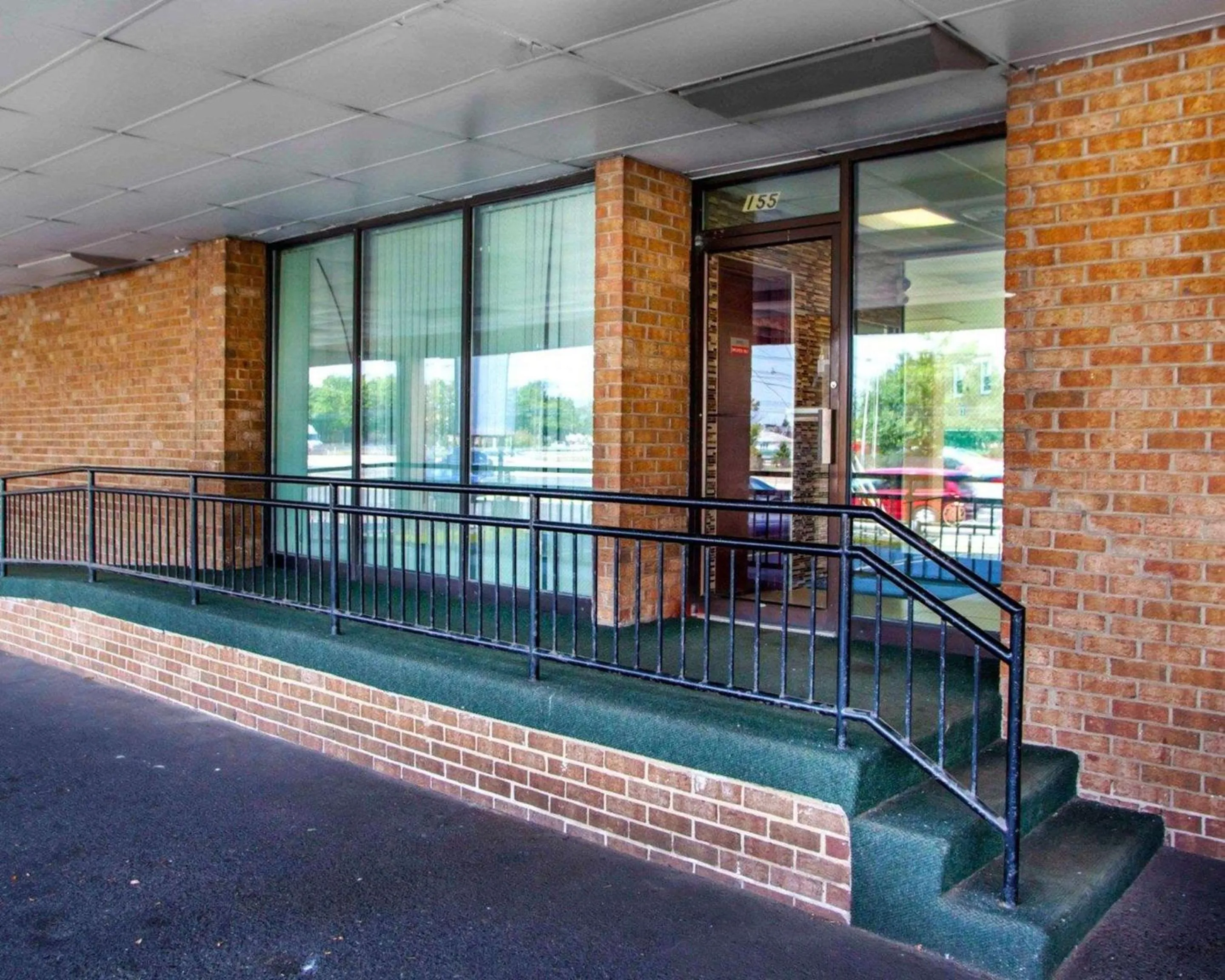 Property building in Rodeway Inn Meadowlands