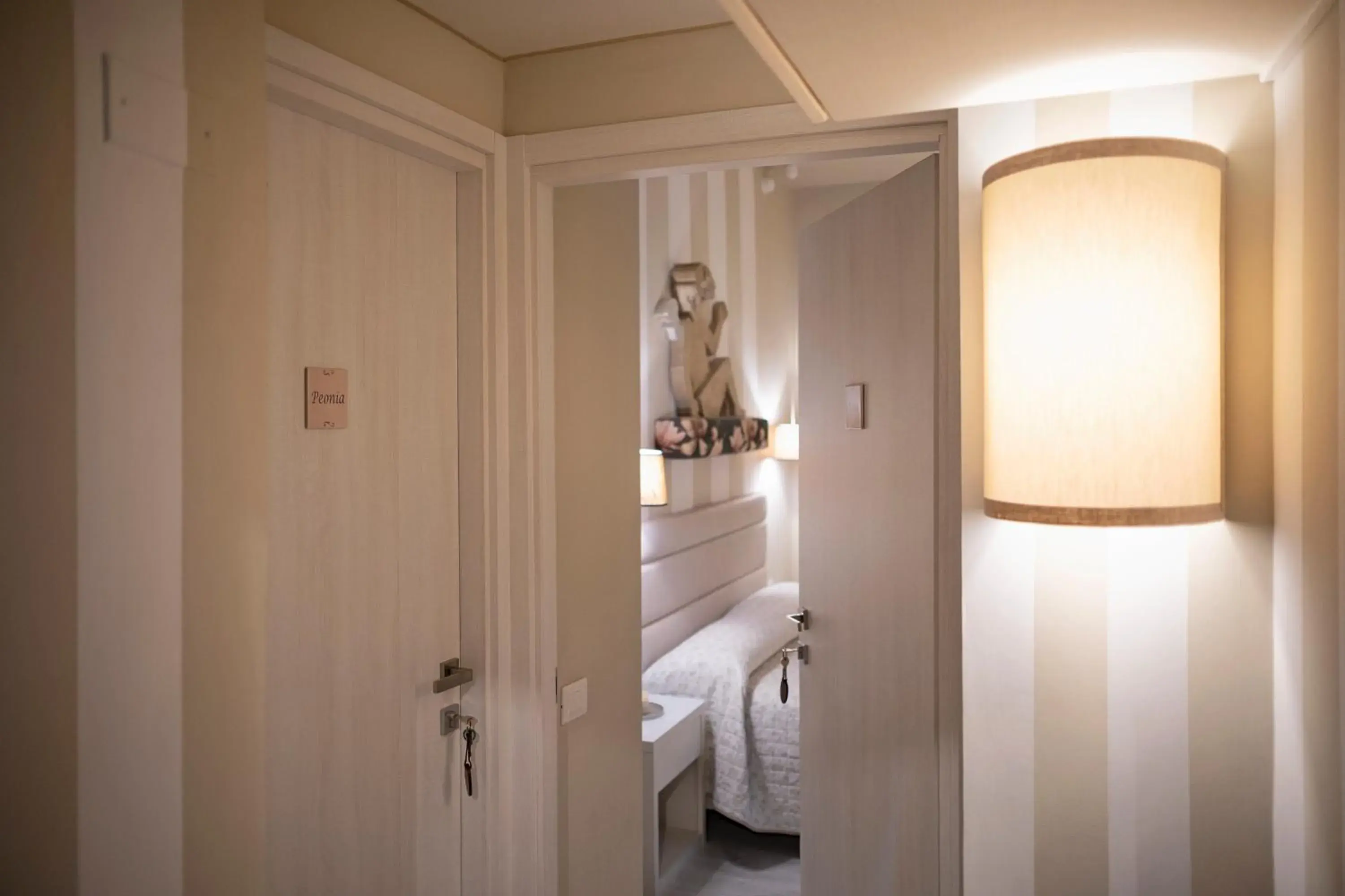 Large Double Room - single occupancy in Casa Vèra Affittacamere Appartamenti Large Double Room - single occupancy in Casa Vèra Affittacamere Appartamenti