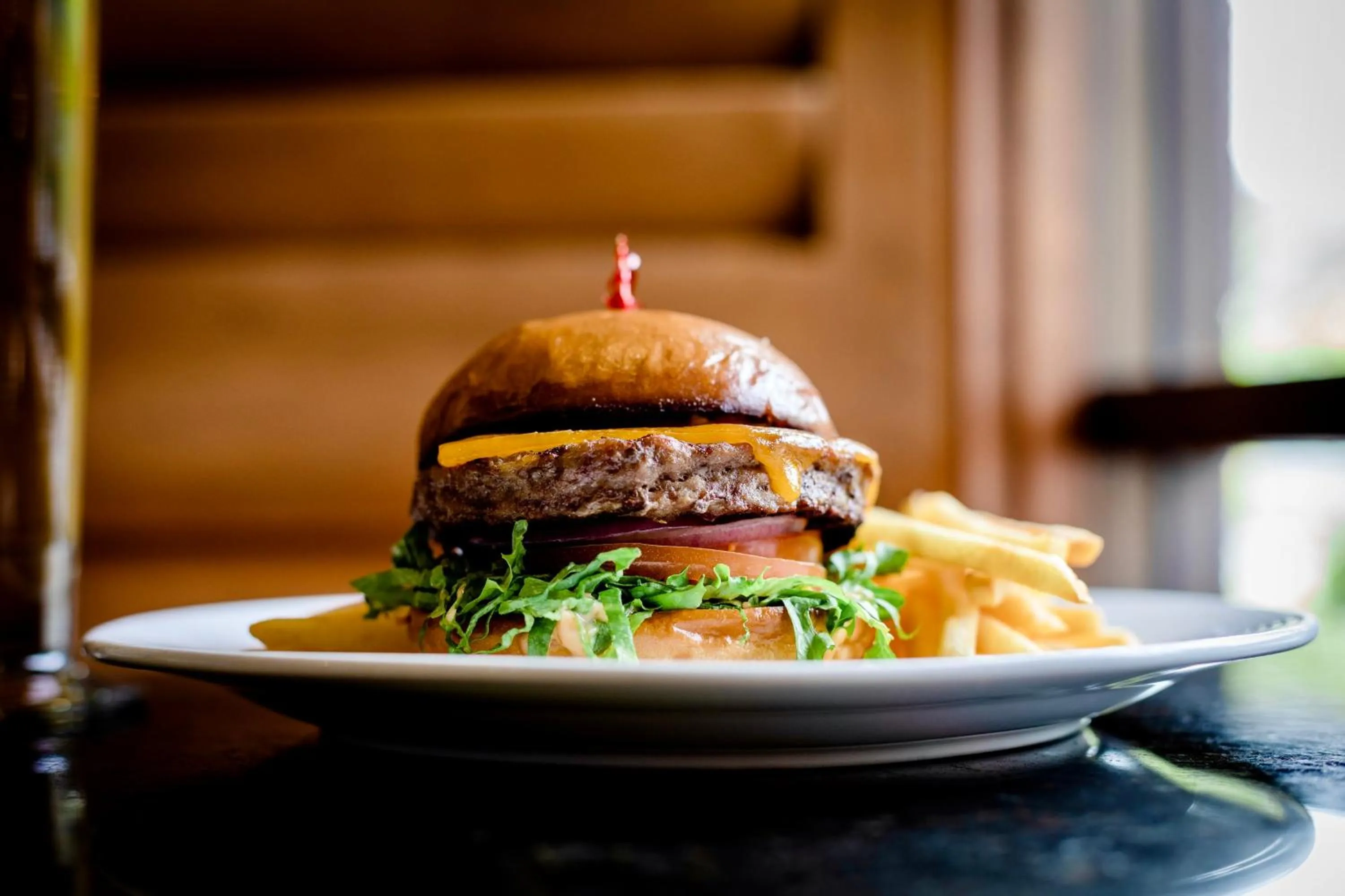 Restaurant/places to eat in The Hills Hotel, an IHG Hotel