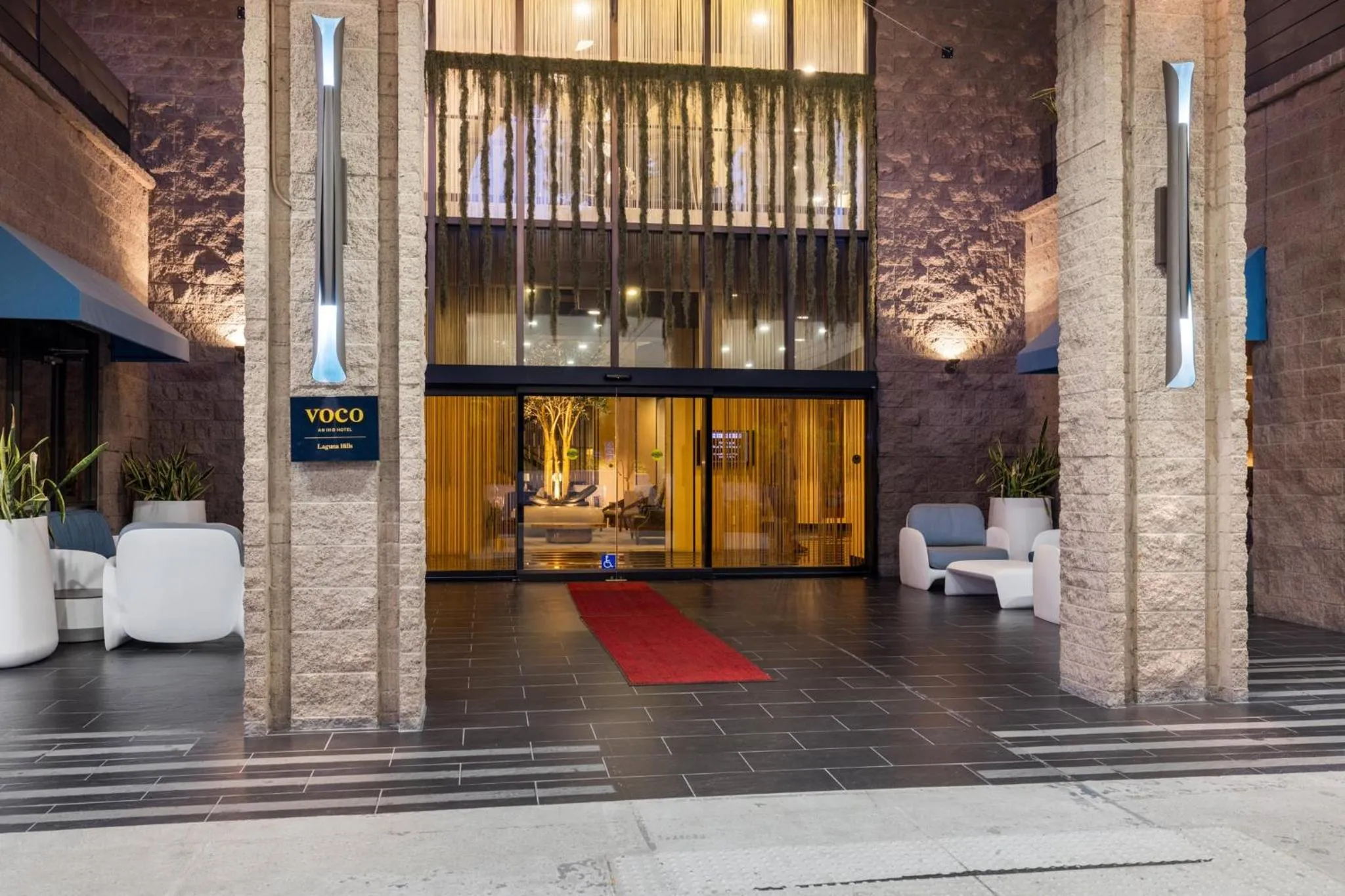 Property building in voco Laguna Hills by IHG