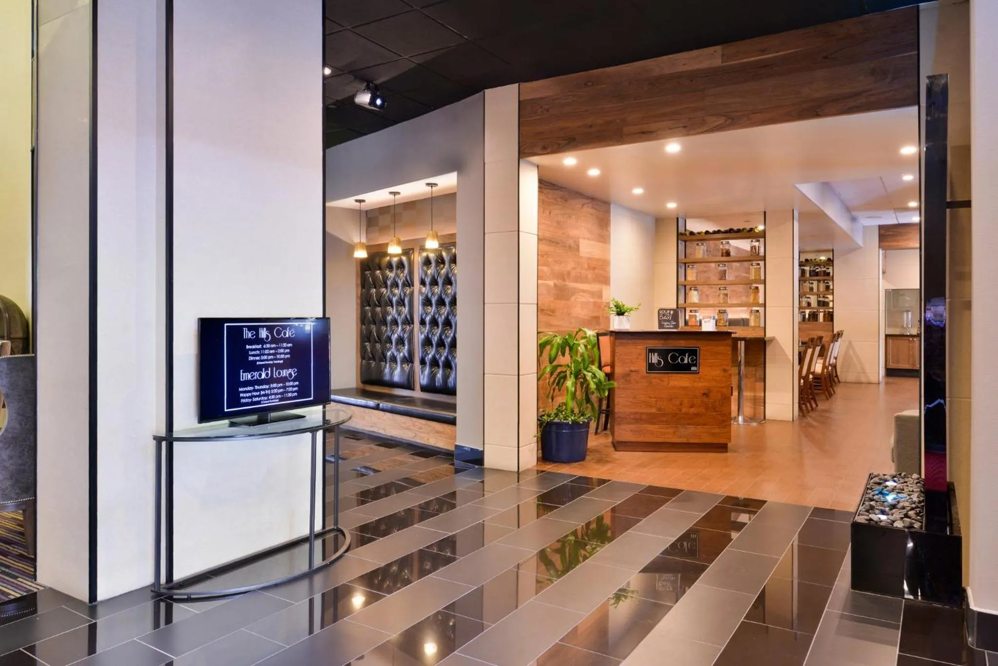 Restaurant/places to eat in The Hills Hotel, an IHG Hotel