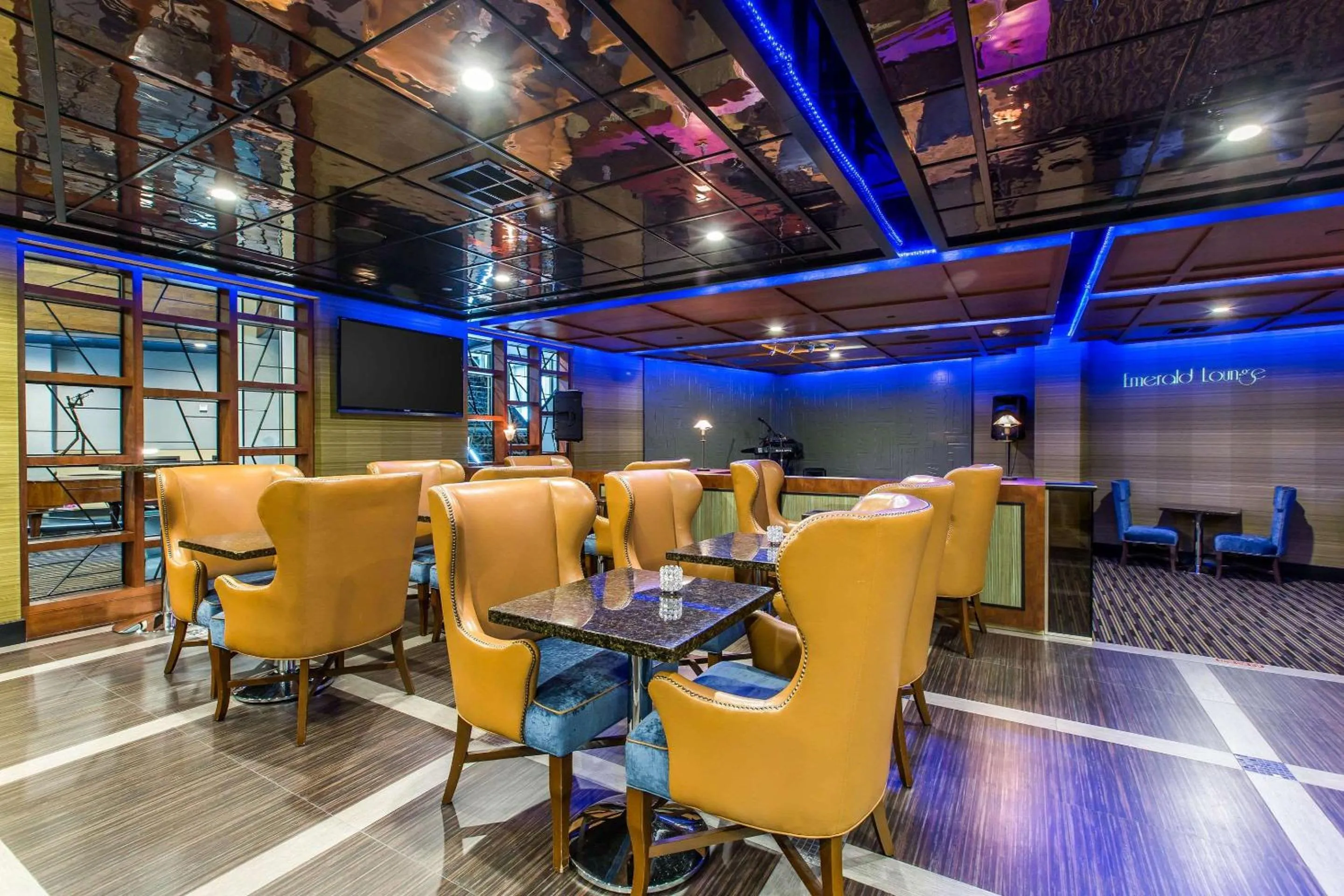 Lounge or bar in The Hills Hotel, an IHG Hotel