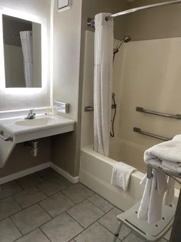 Bathroom in Super 8 by Wyndham Alton