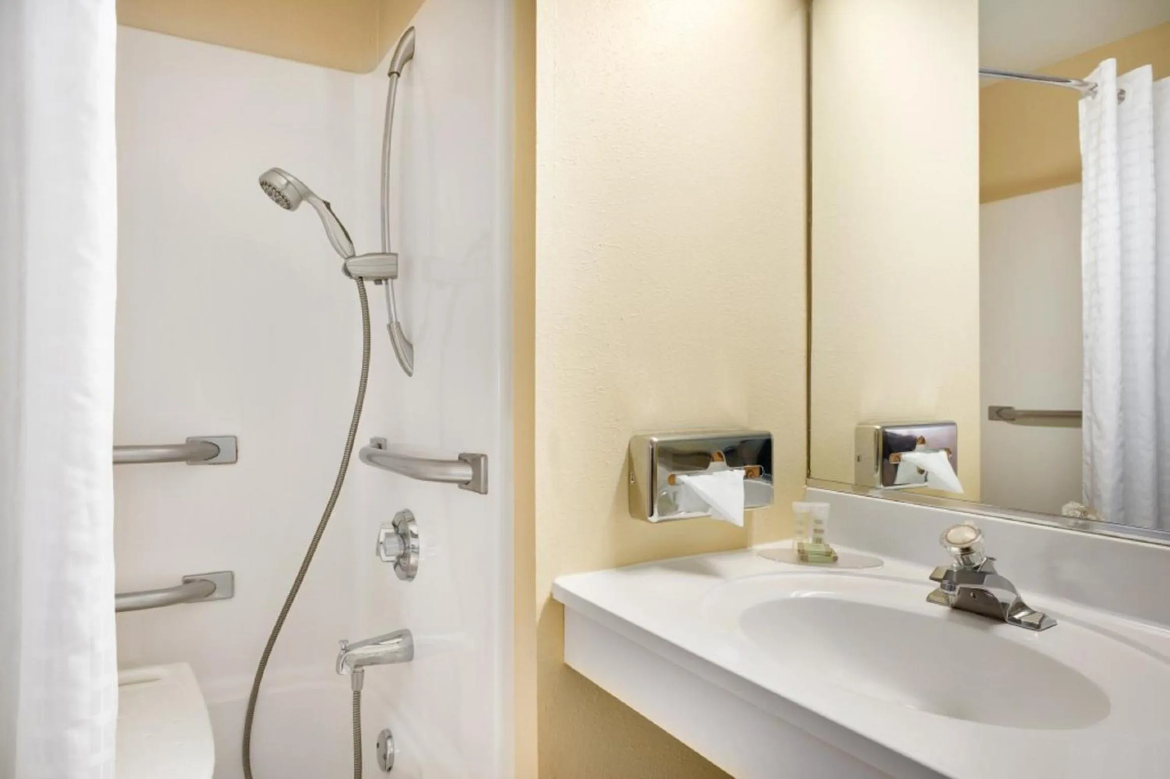 Bathroom in Super 8 by Wyndham Alton