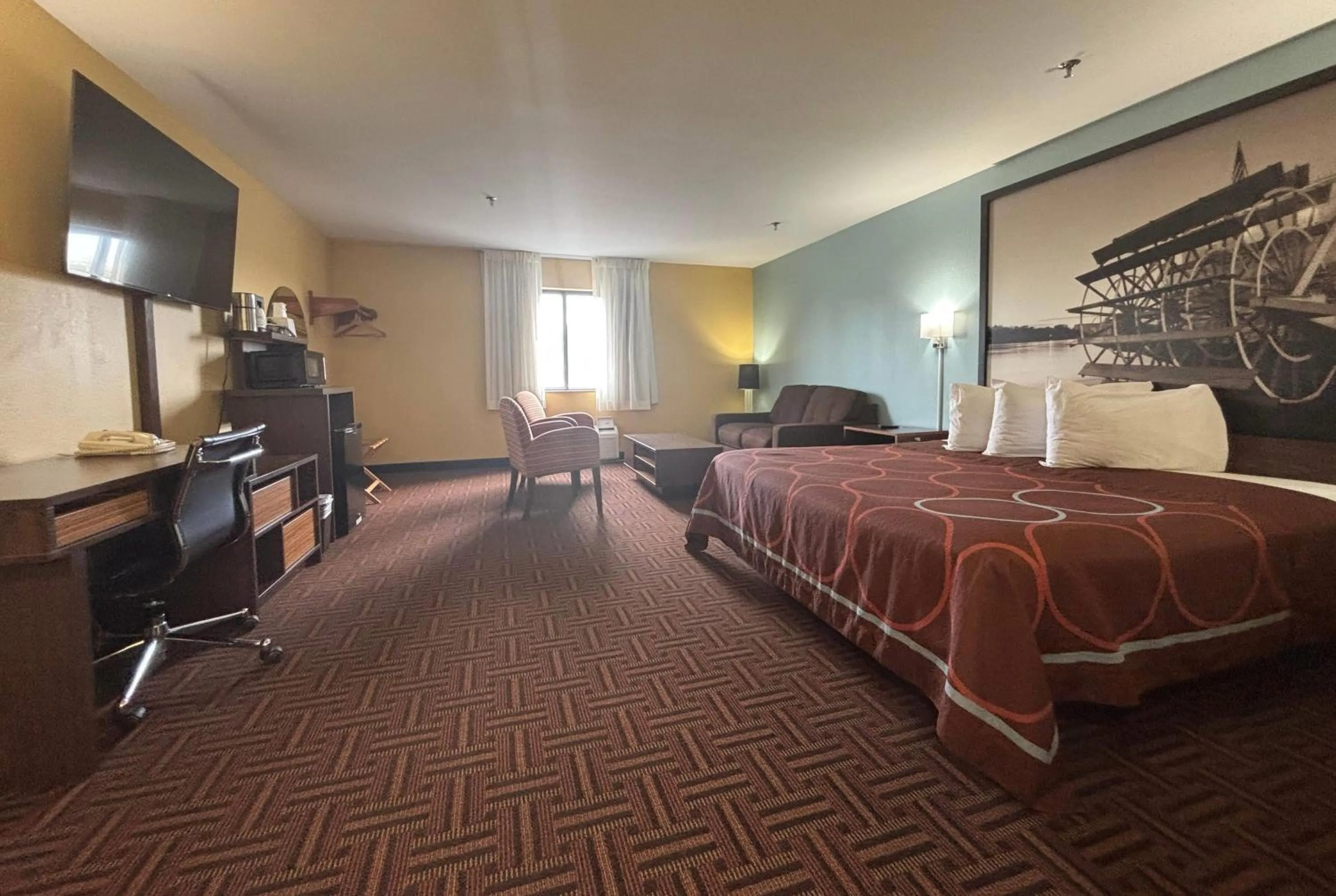 Photo of the whole room, Bed in Super 8 by Wyndham Peoria