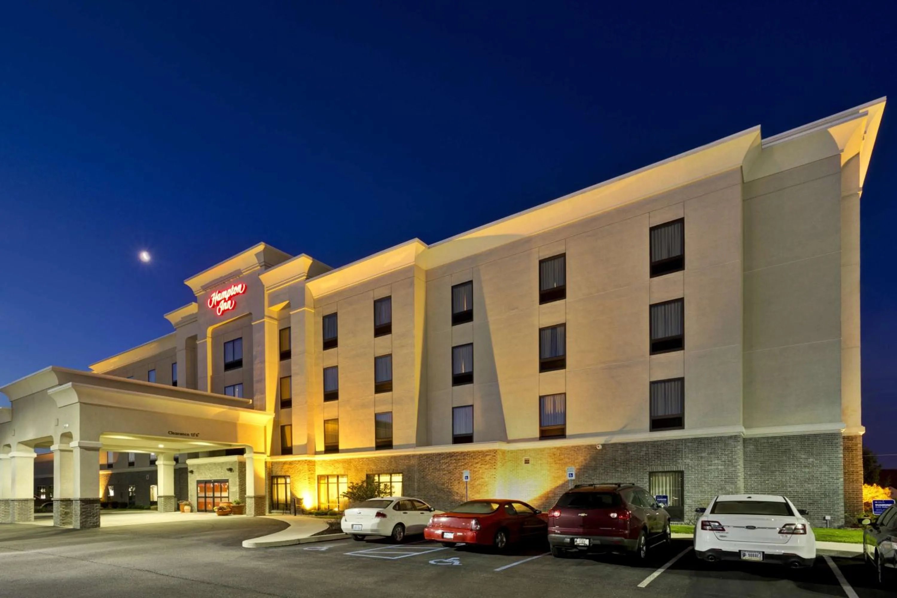 Property building in Hampton Inn Ft Wayne