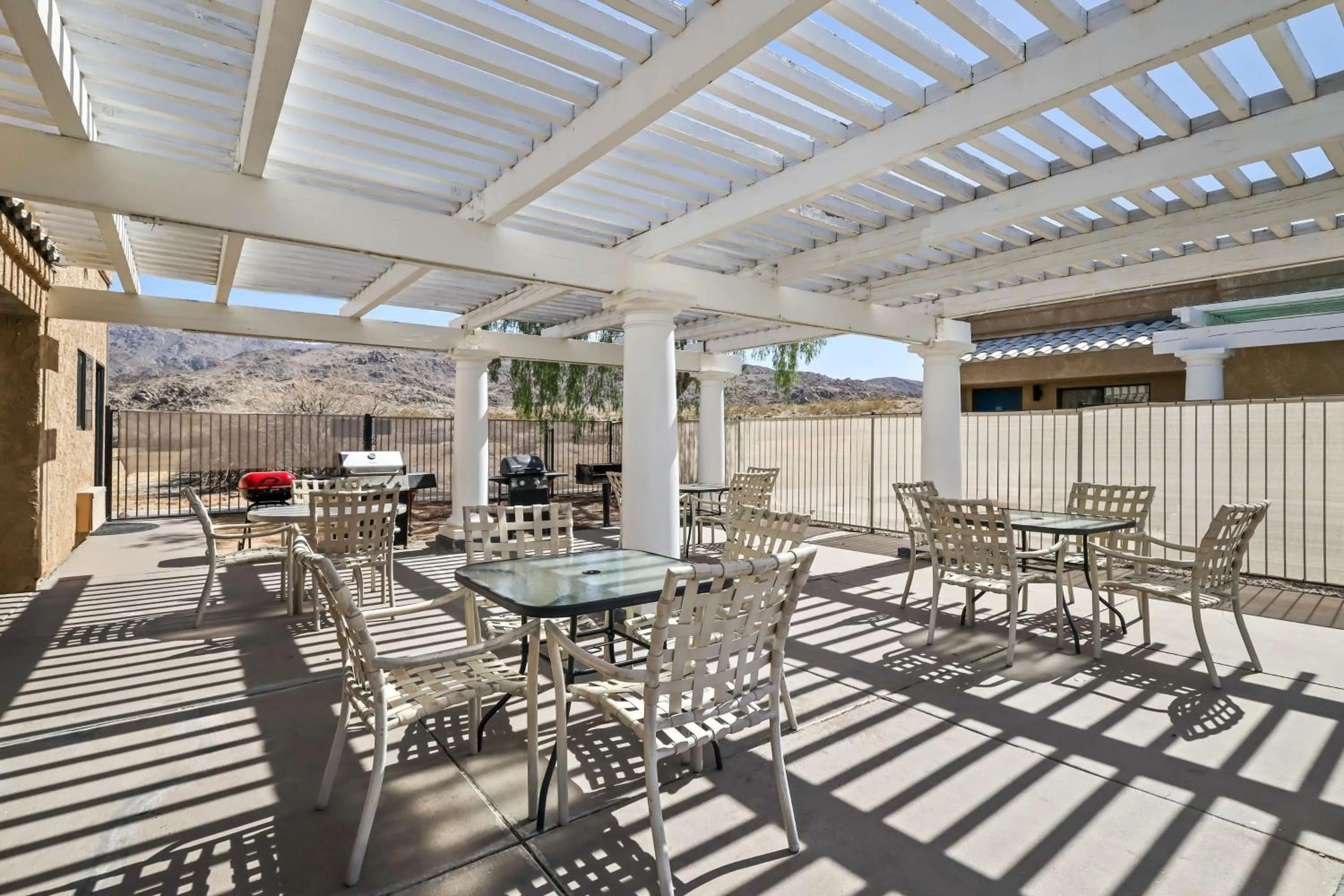 Property building in Sure Stay Plus by Best Western Twentynine Palms Joshua Tree