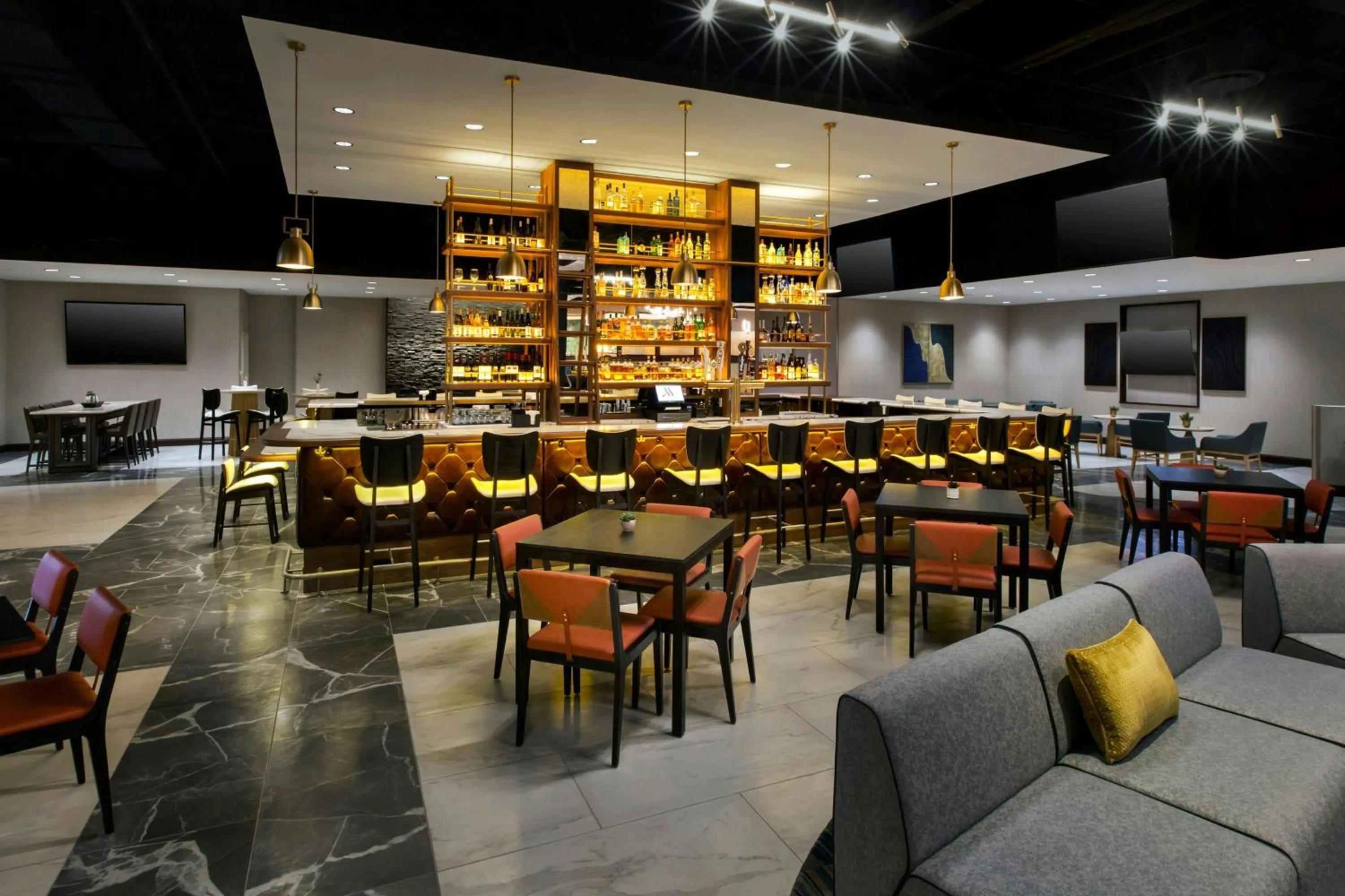 Lounge or bar in Buffalo Marriott Niagara
