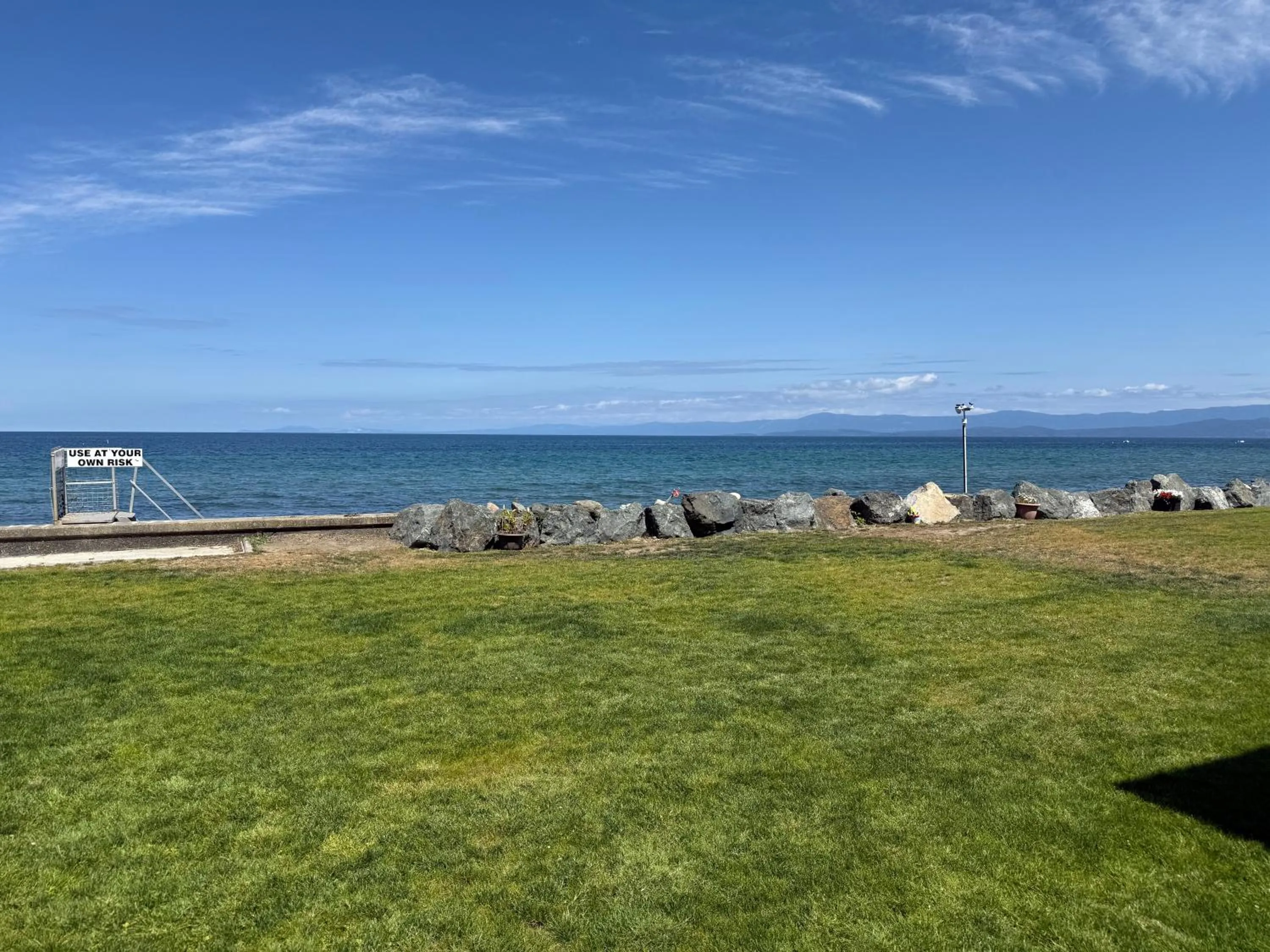 Sea view in Sand Pebbles Inn