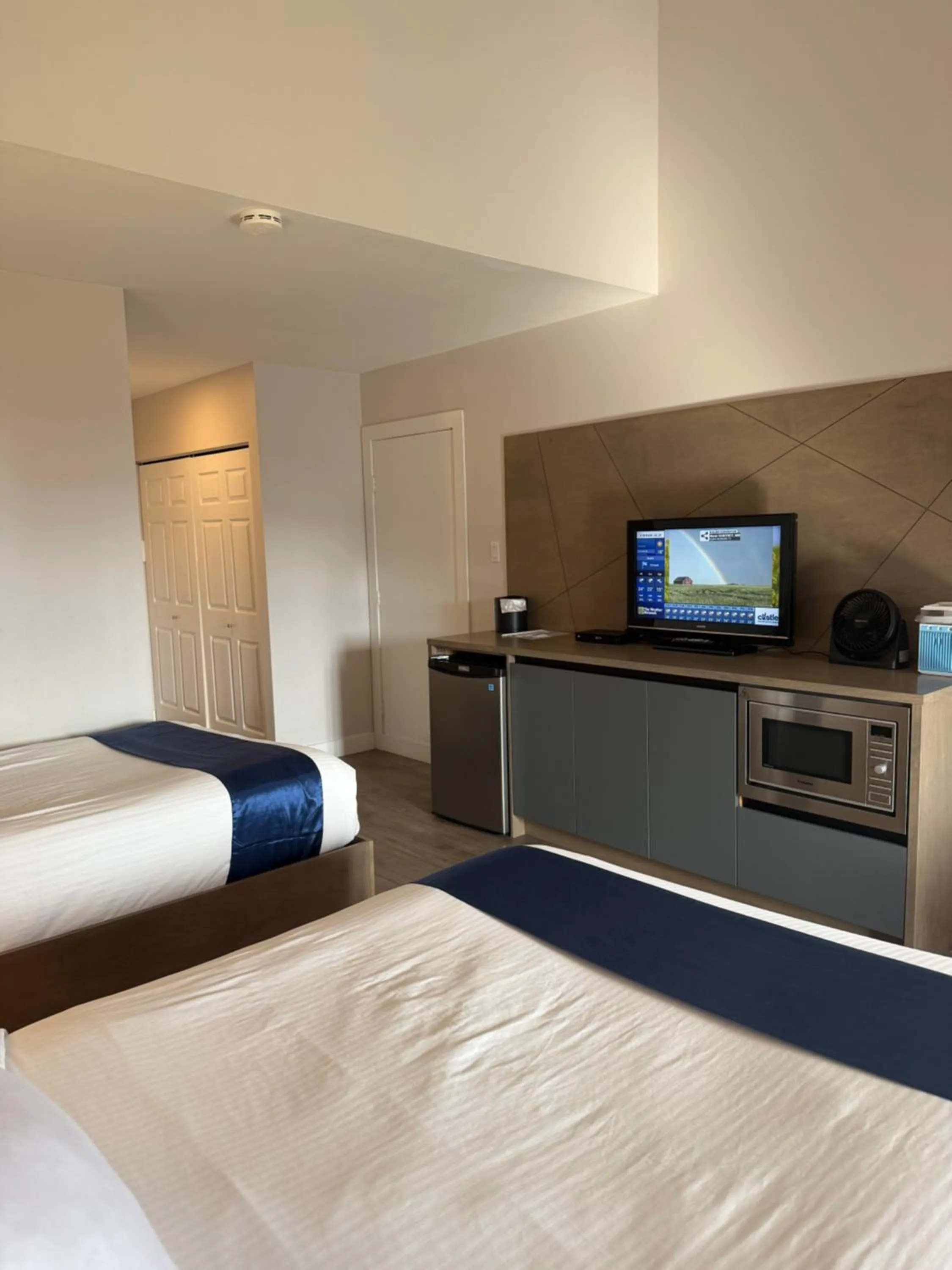 TV and multimedia, Bed in Sand Pebbles Inn