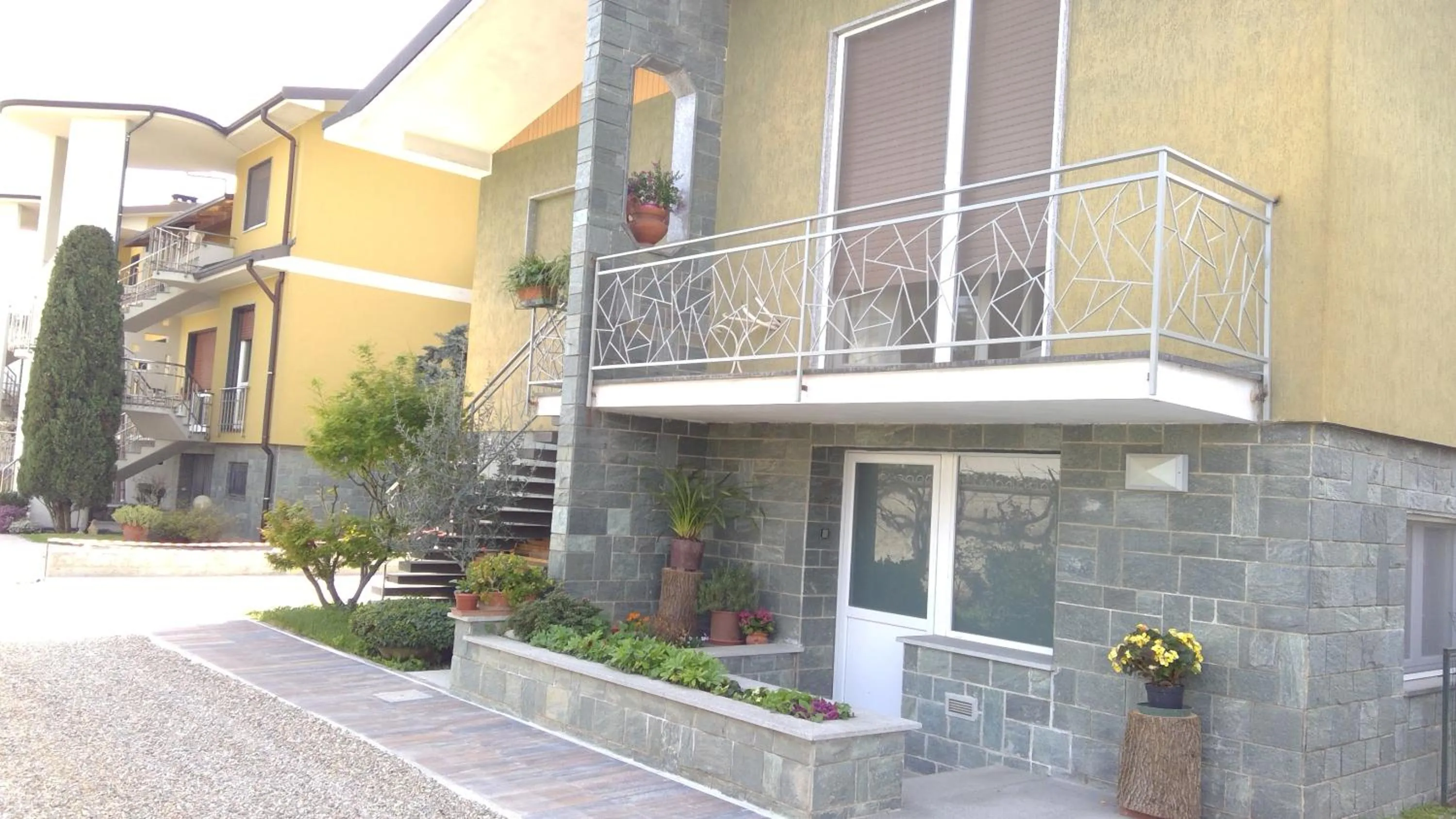 Property building in B&B Magenta