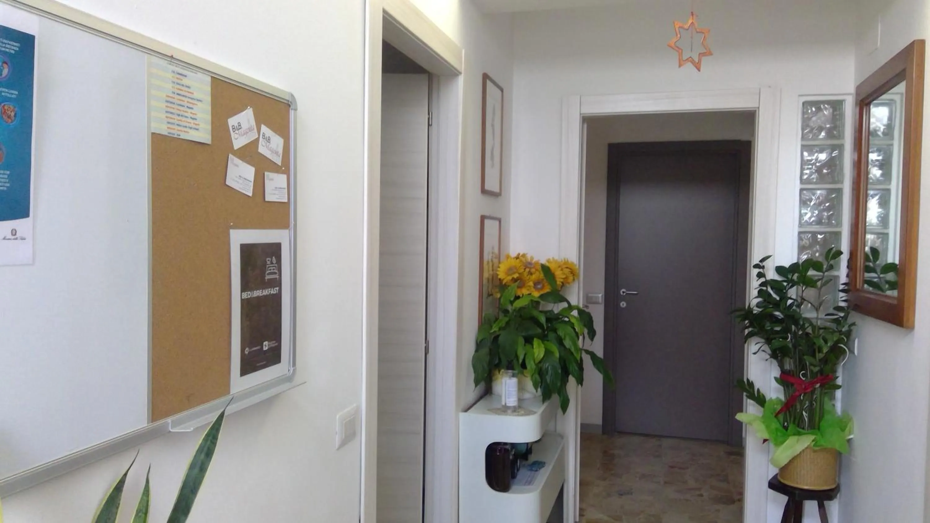 Facade/entrance in B&B Magenta