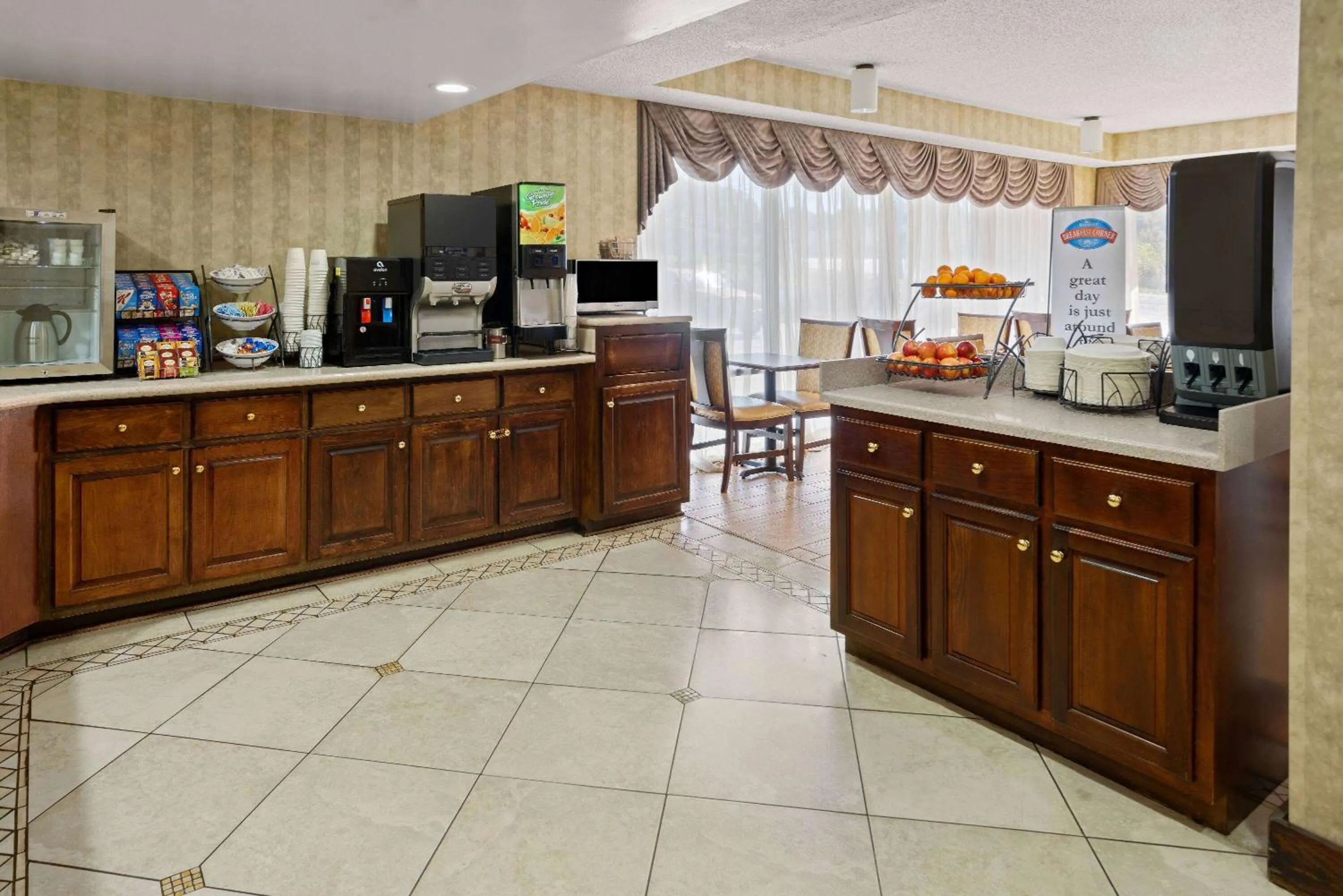 Breakfast in Baymont by Wyndham Griffin