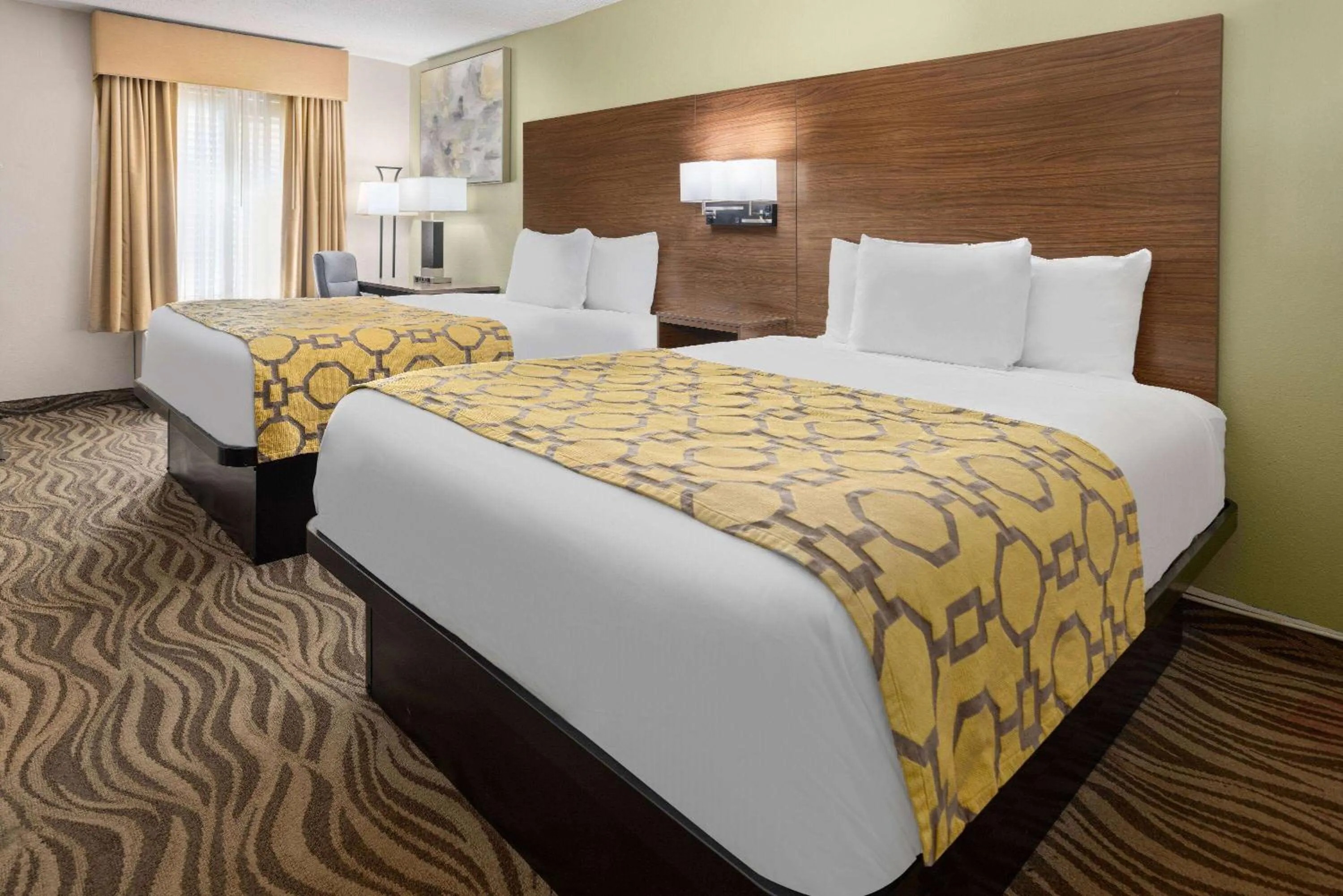 Photo of the whole room, Bed in Baymont by Wyndham Griffin