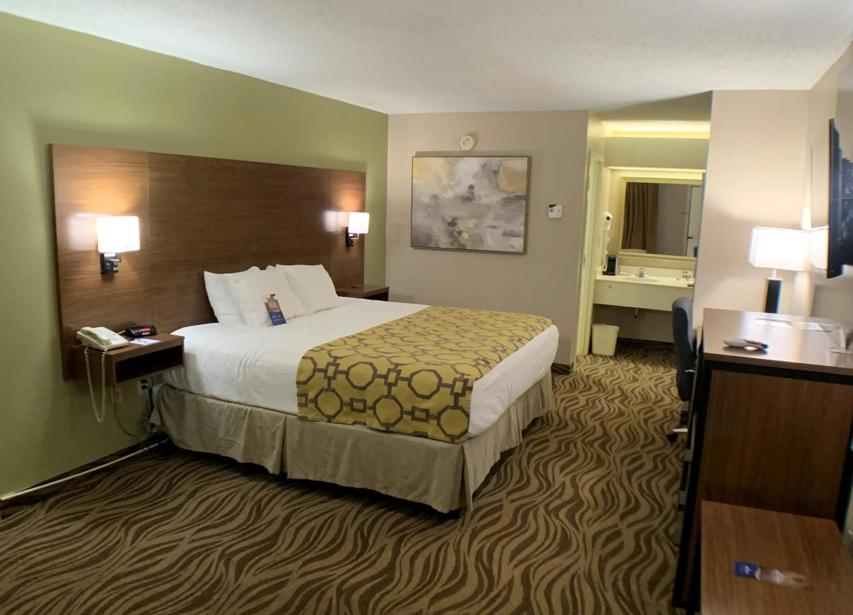 Bed in Baymont by Wyndham Griffin