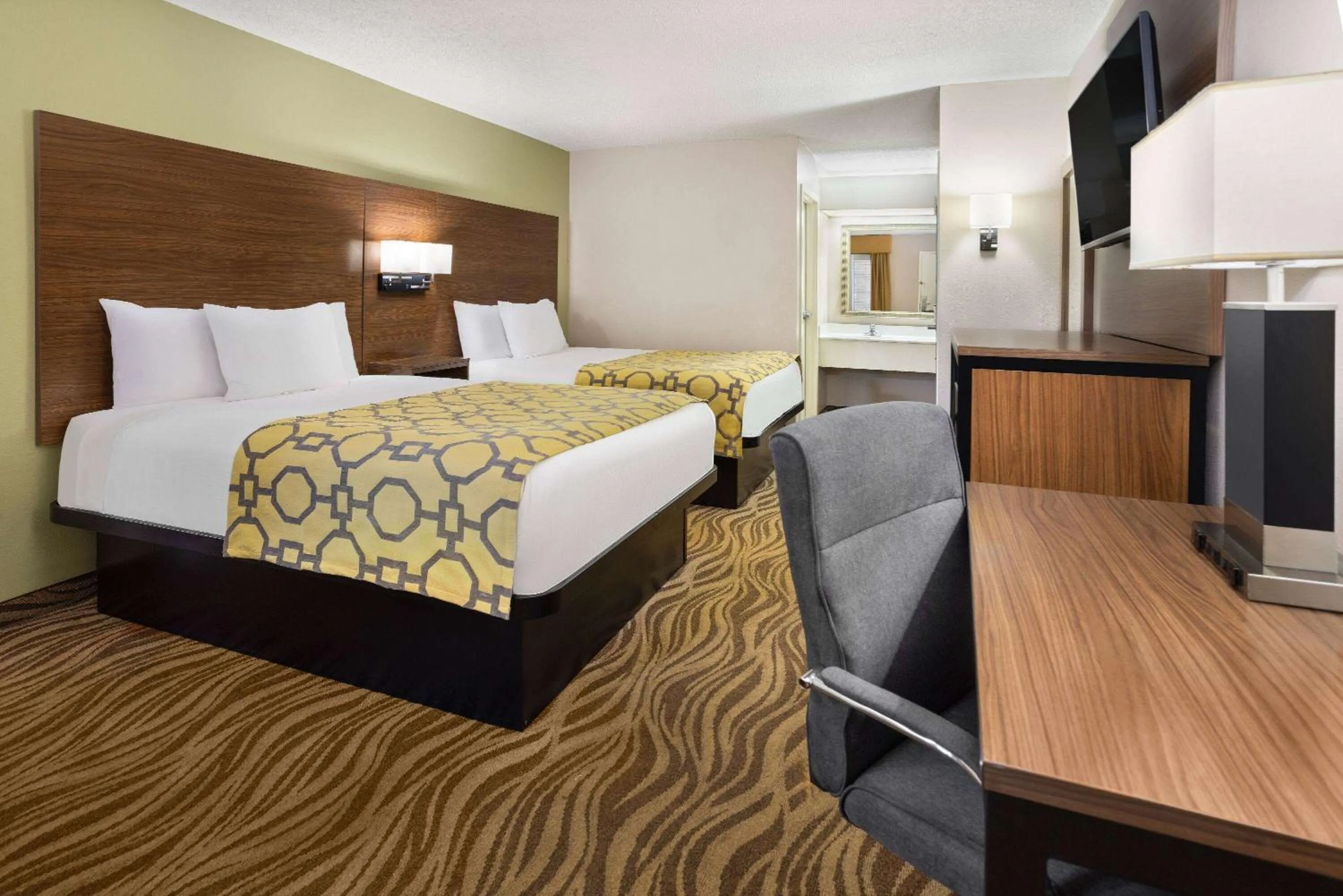 Bed in Baymont by Wyndham Griffin