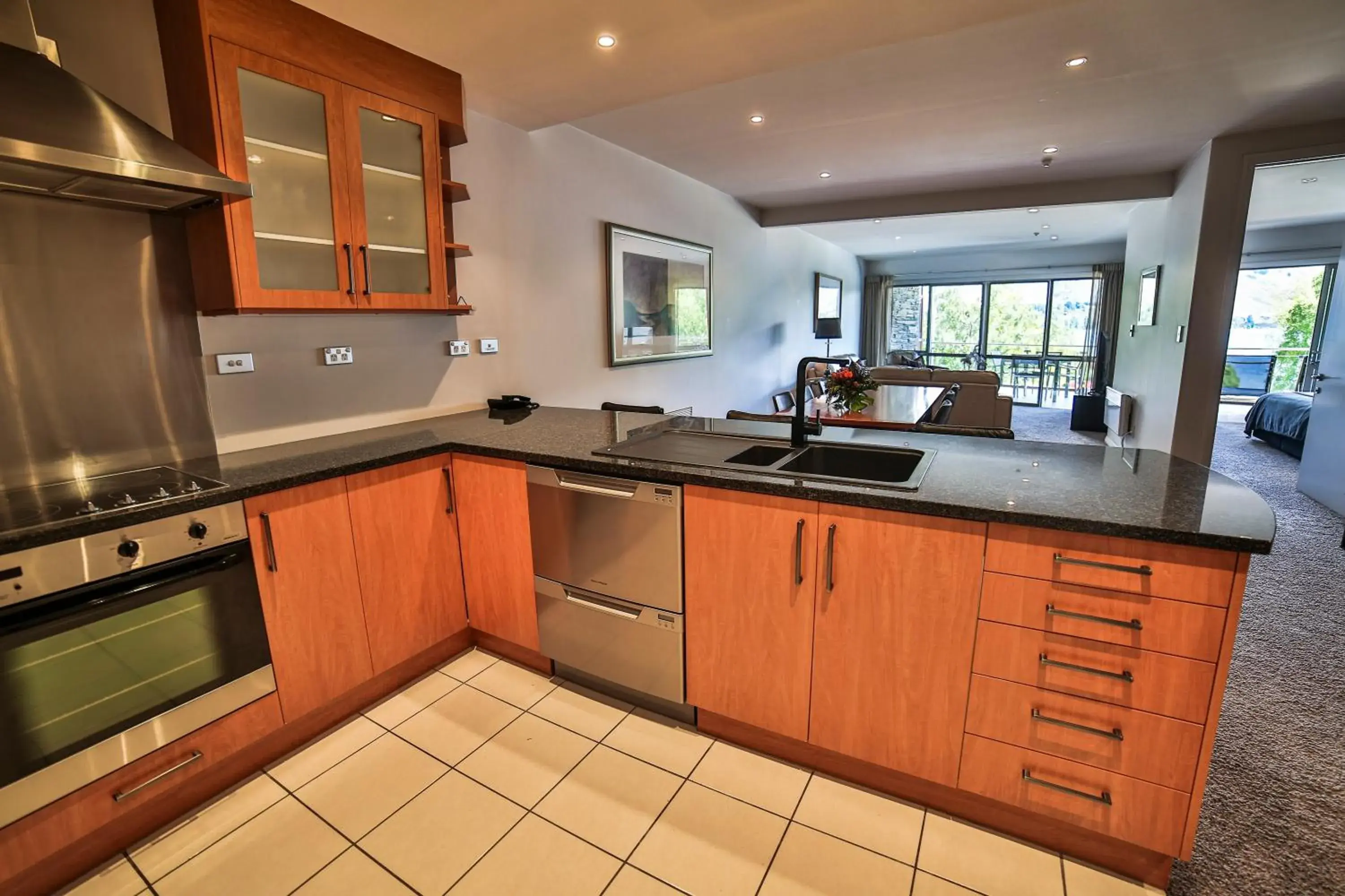 Deluxe Two-Bedroom Apartment in Lakeside Apartments Deluxe Two-Bedroom Apartment in Lakeside Apartments