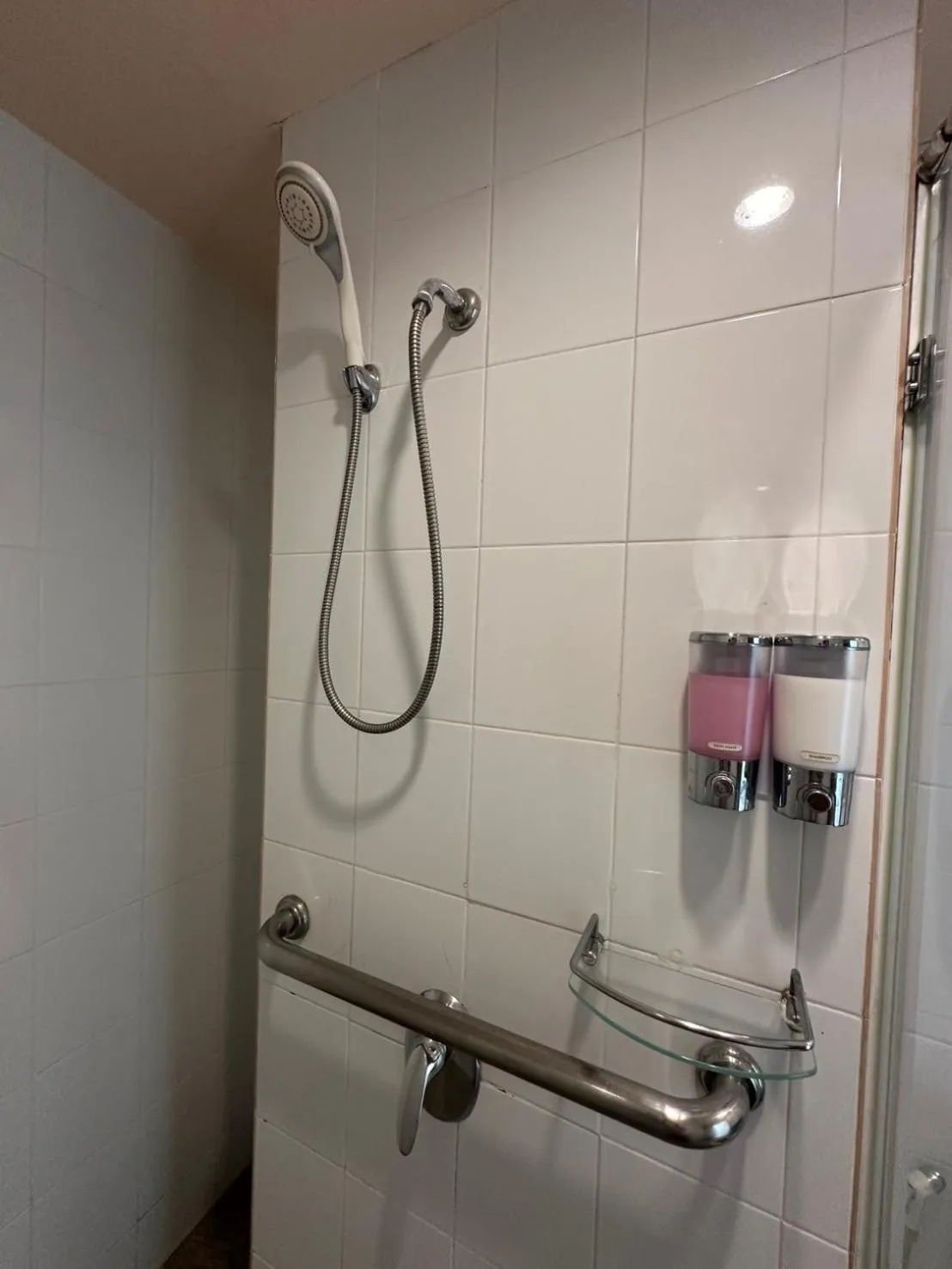 Bathroom in Thipurai Beach Hotel